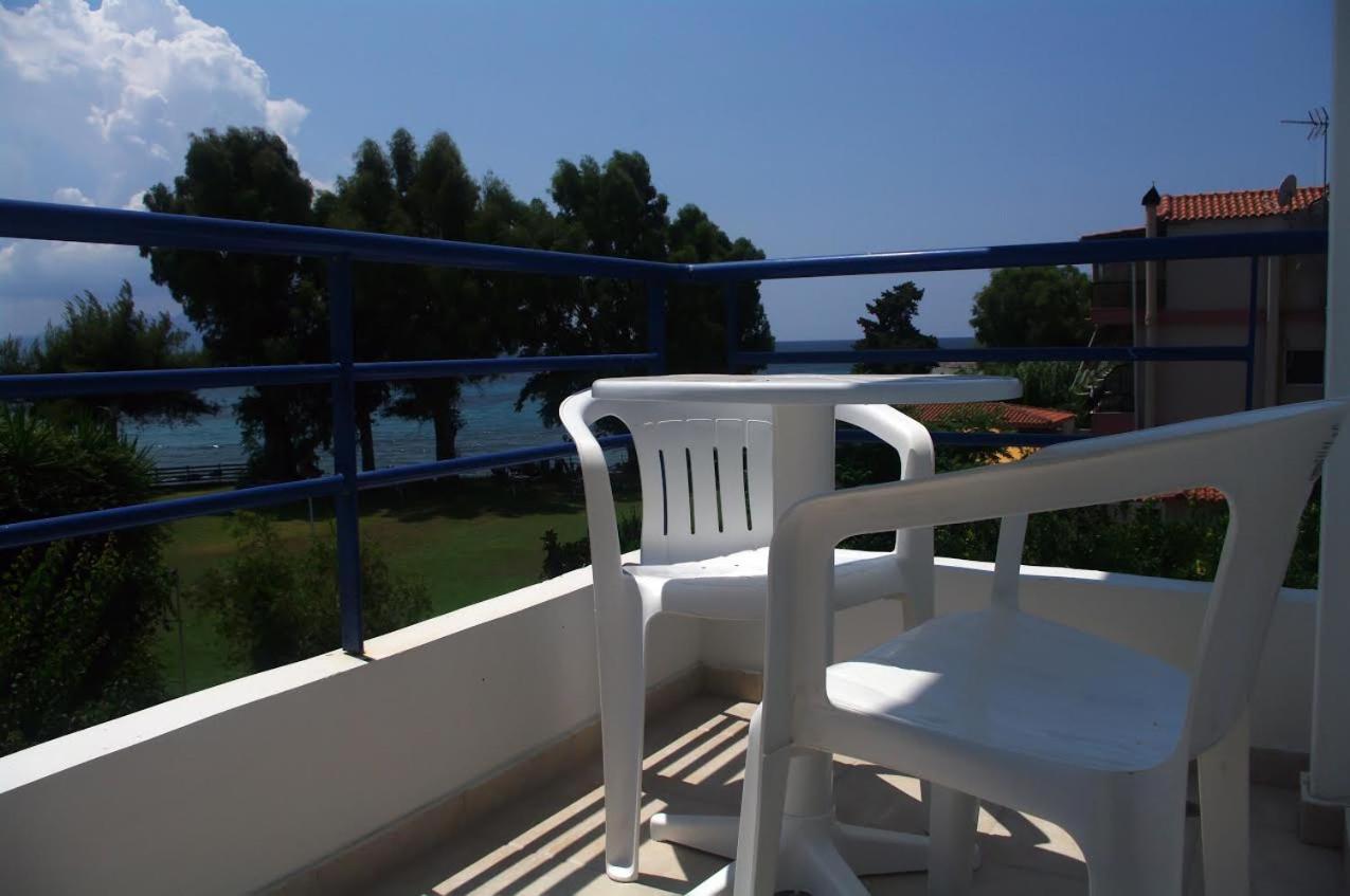 Deluxe Triple Room with Sea View - Photo 2