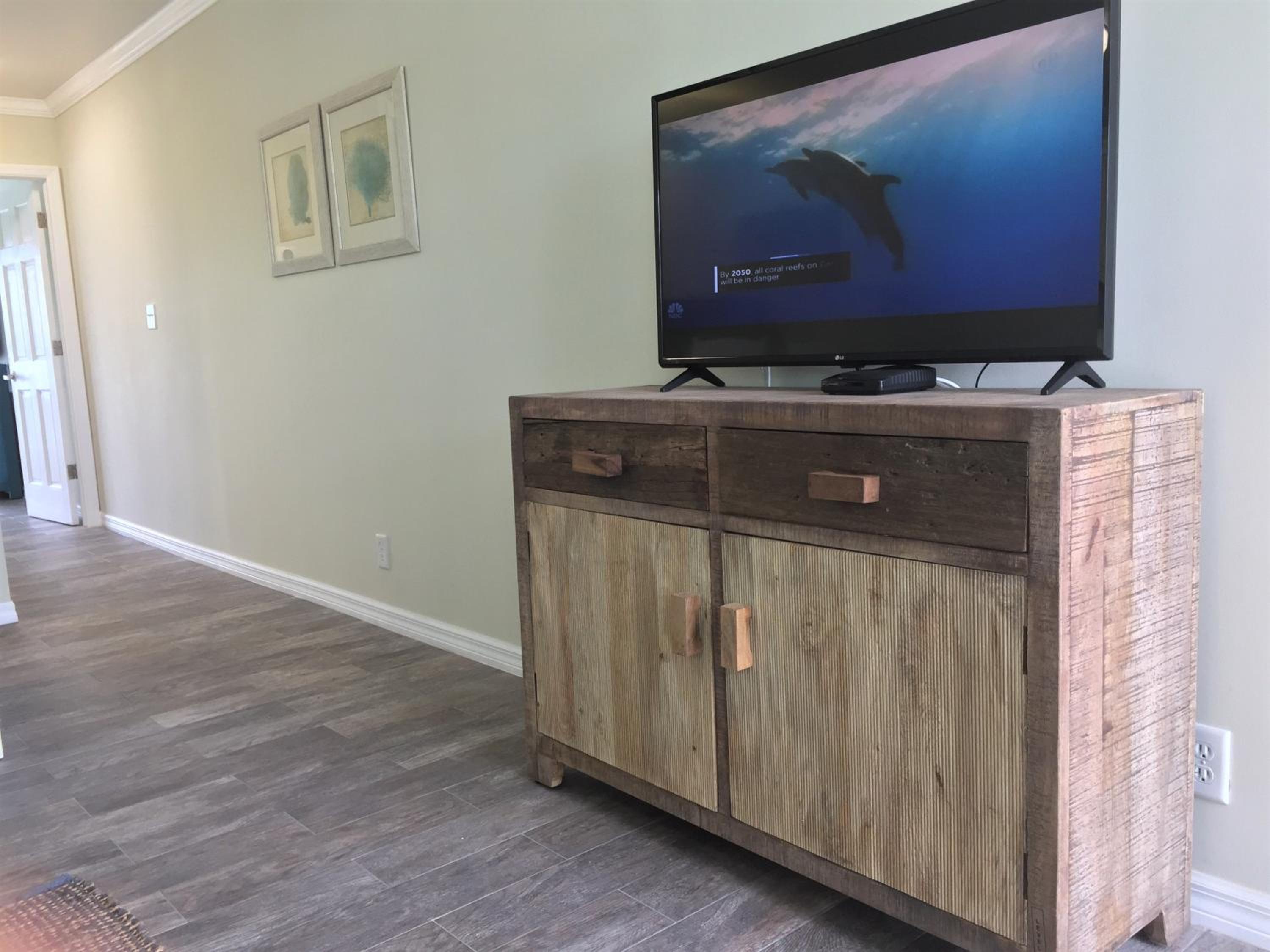 One-Bedroom Apartment with Marina View photo 3