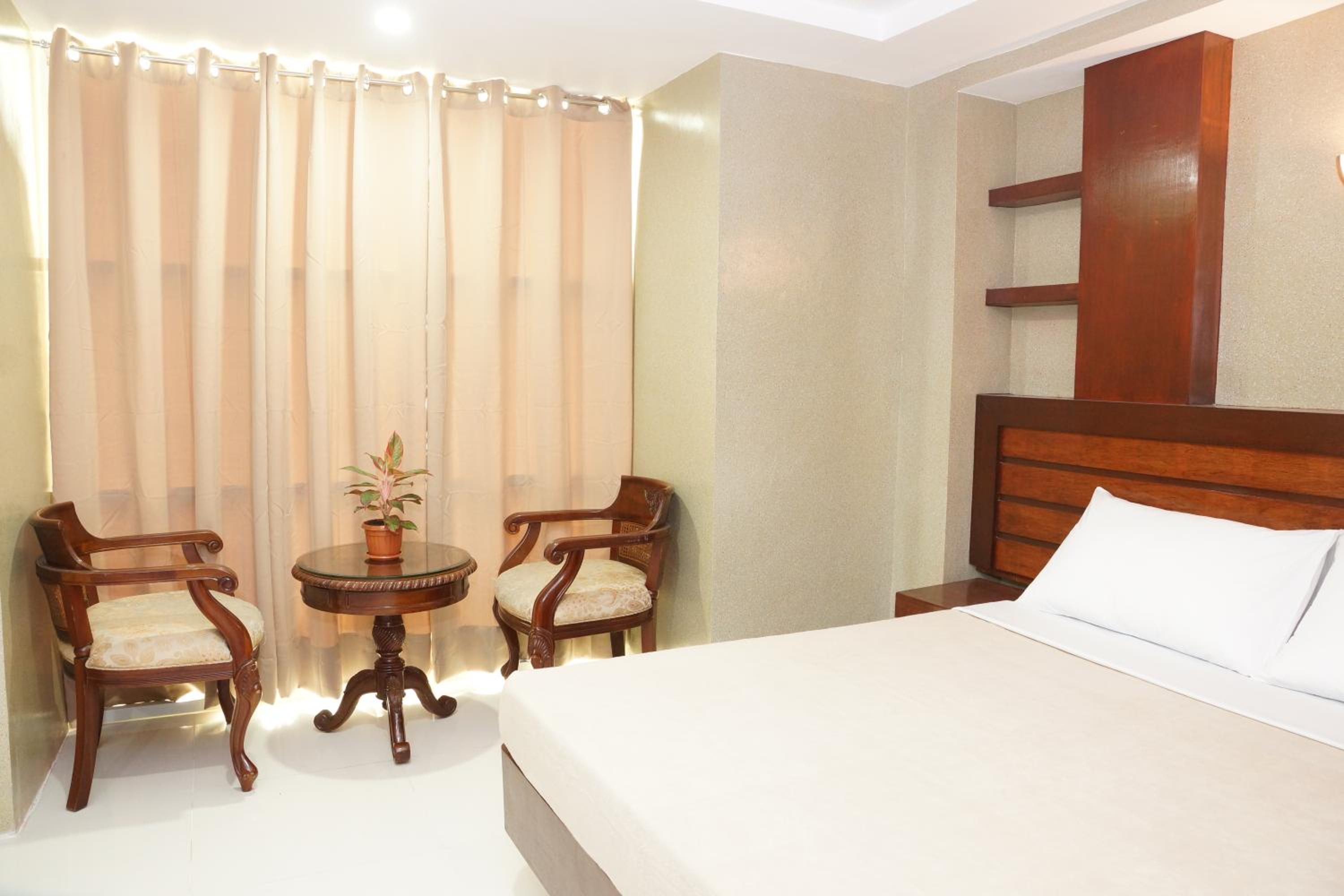 Premier Queen Room photo 2