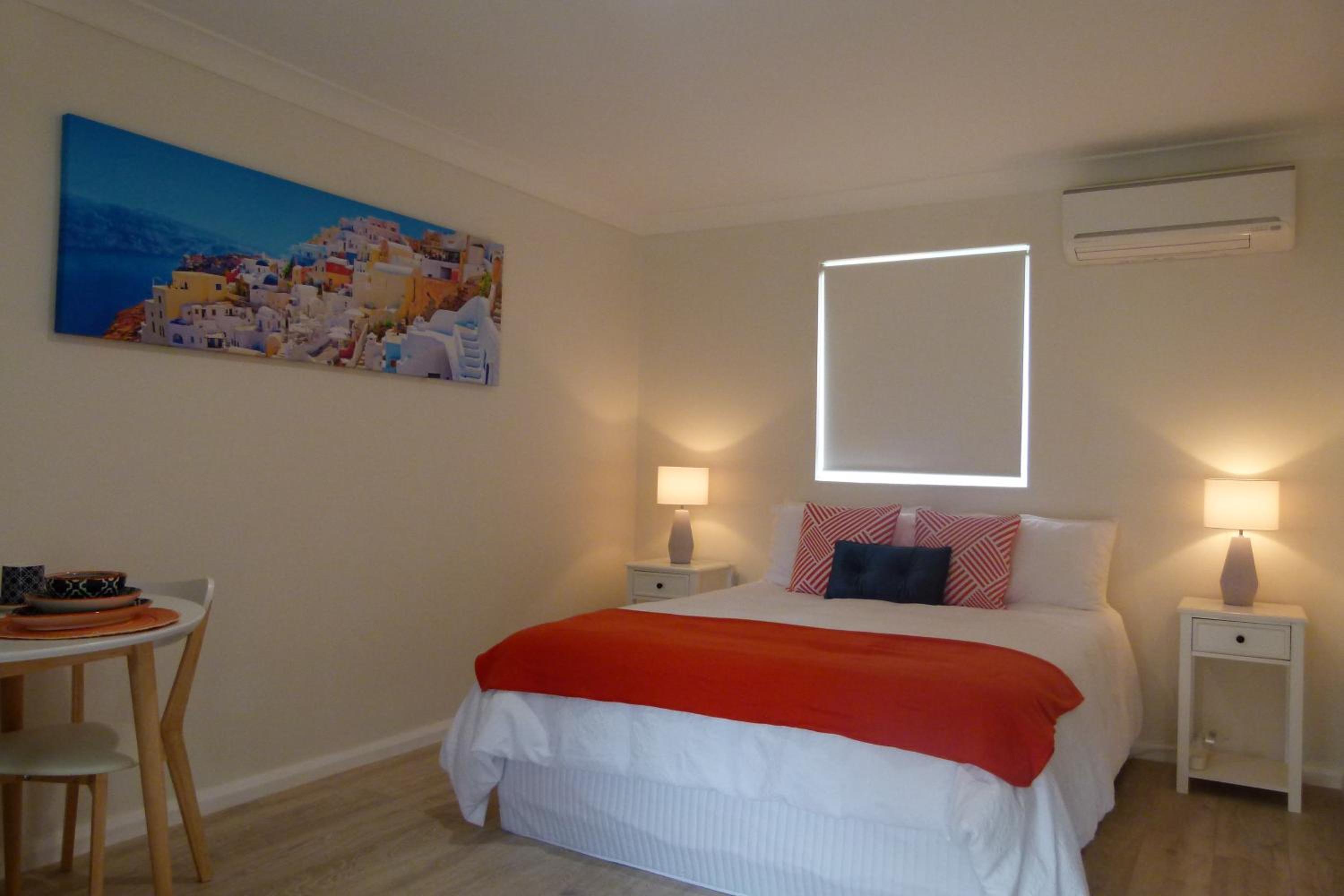 Studio Apartment photo 1