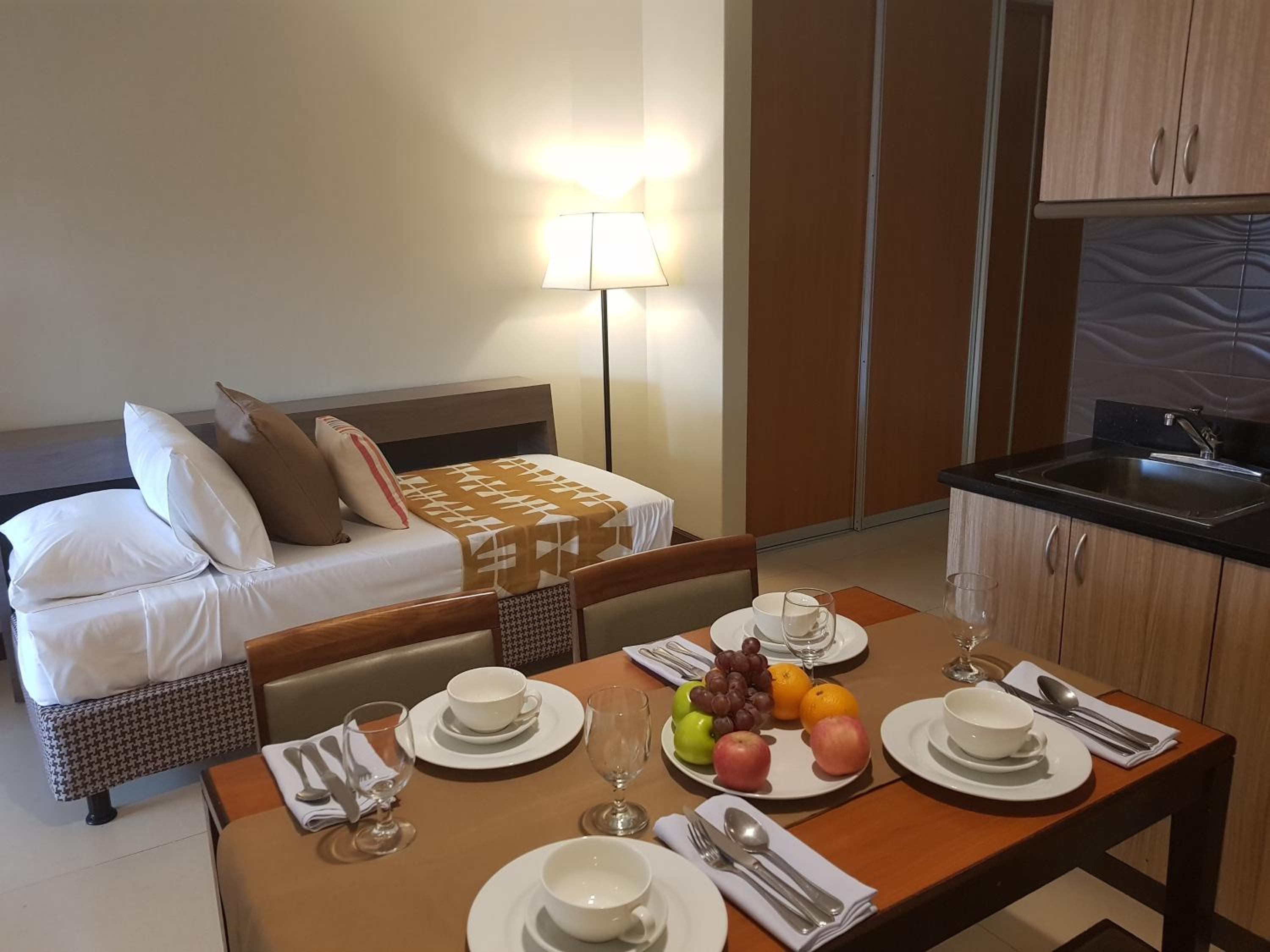 Premier Family Suite with Kitchen - Photo 5