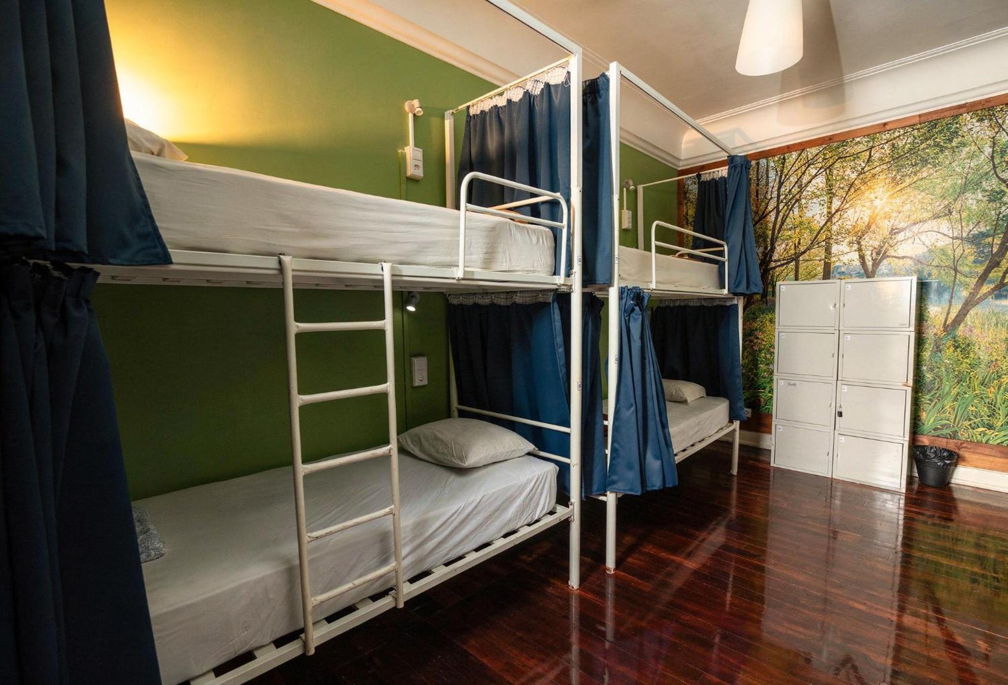 Bed in 8-Bed Mixed Dormitory Room photo 1