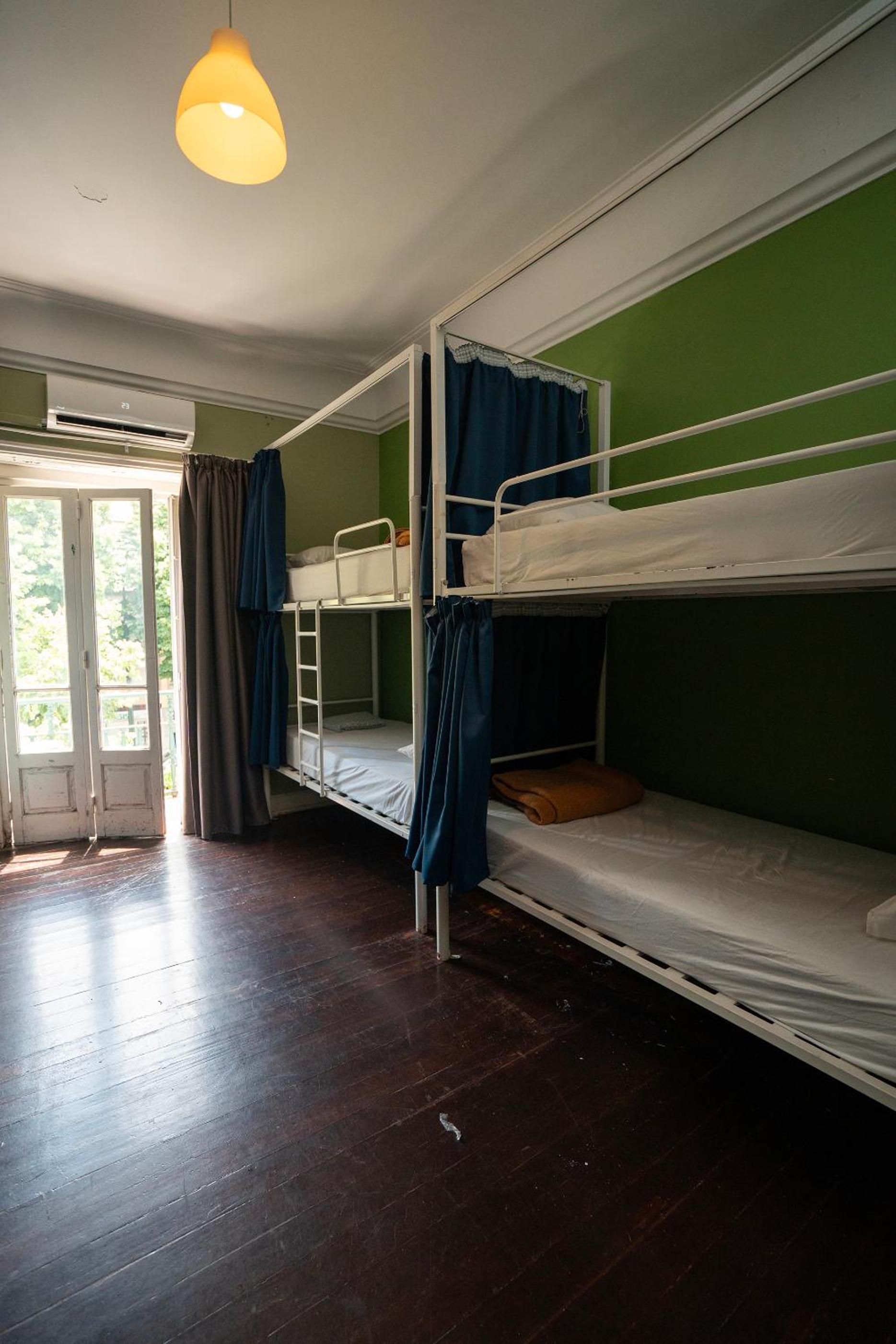 Bed in 8-Bed Mixed Dormitory Room photo 2