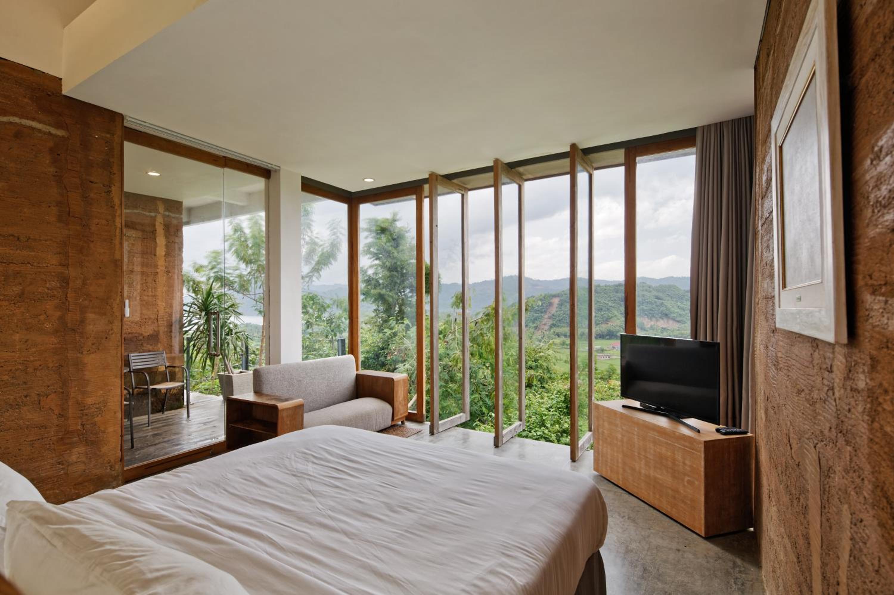 Junior Suite with Mountain View photo 2