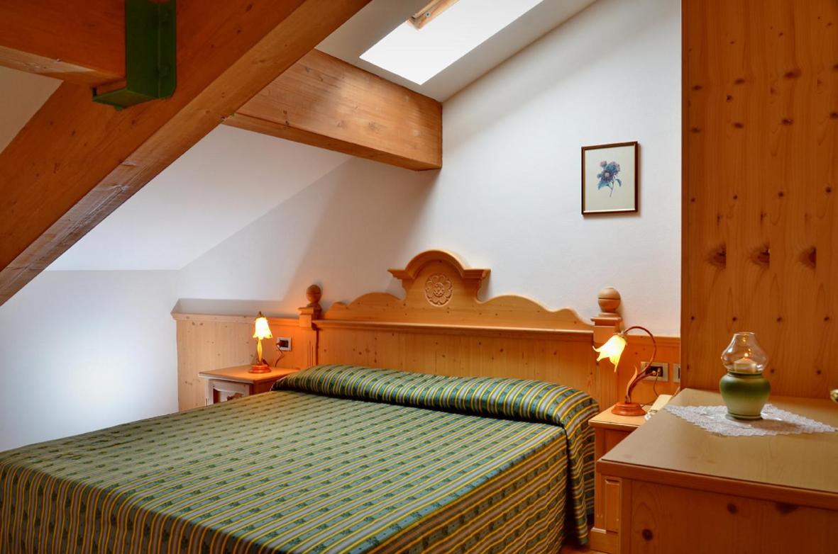 Small One-Bedroom Apartment with Balcony photo 1