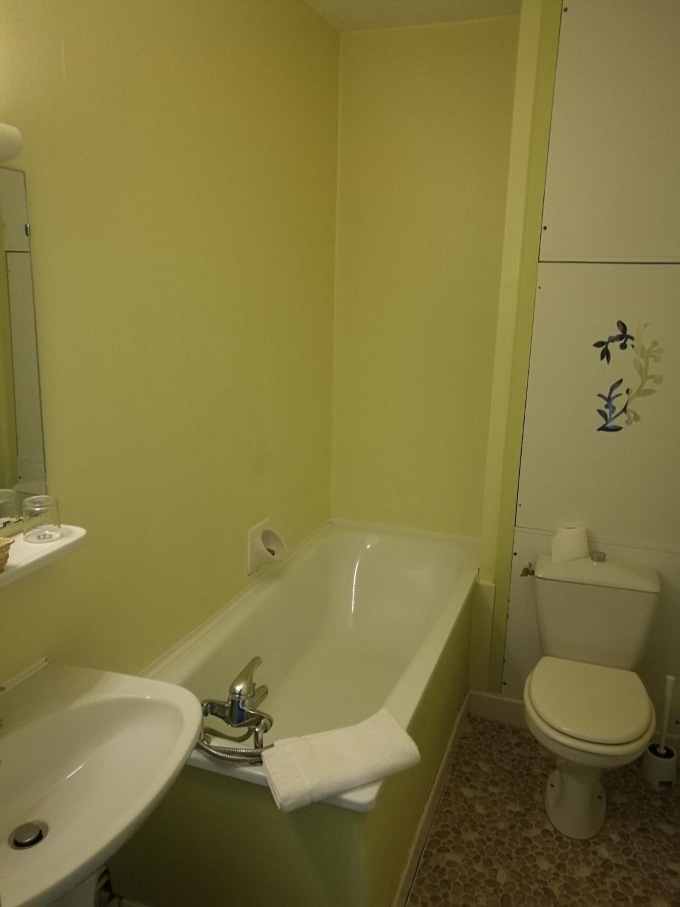 Standard  Room - Photo 3