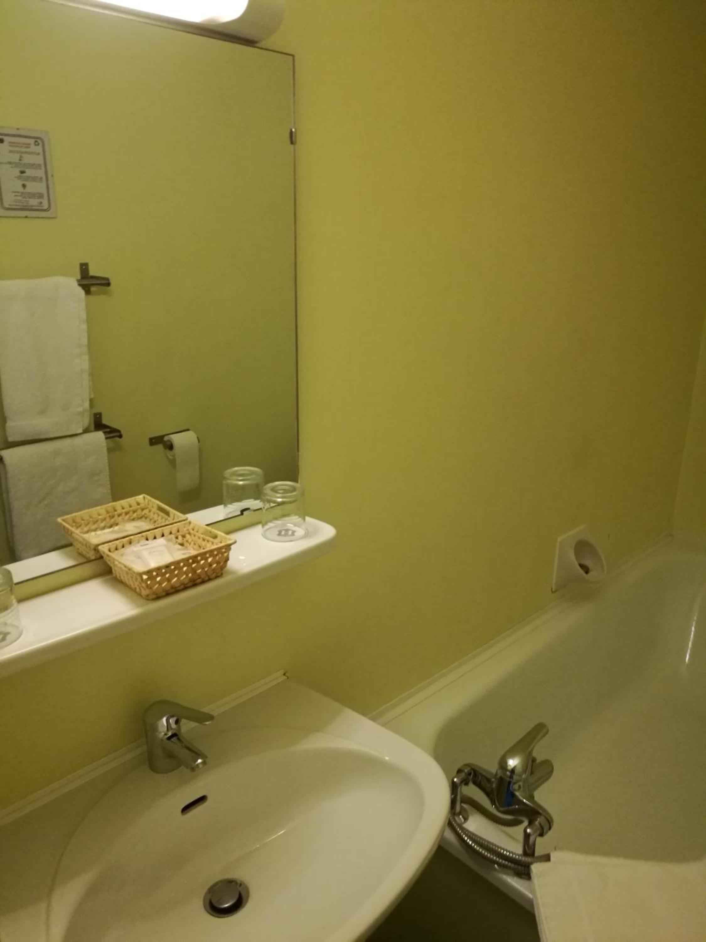 Standard  Room - Photo 4