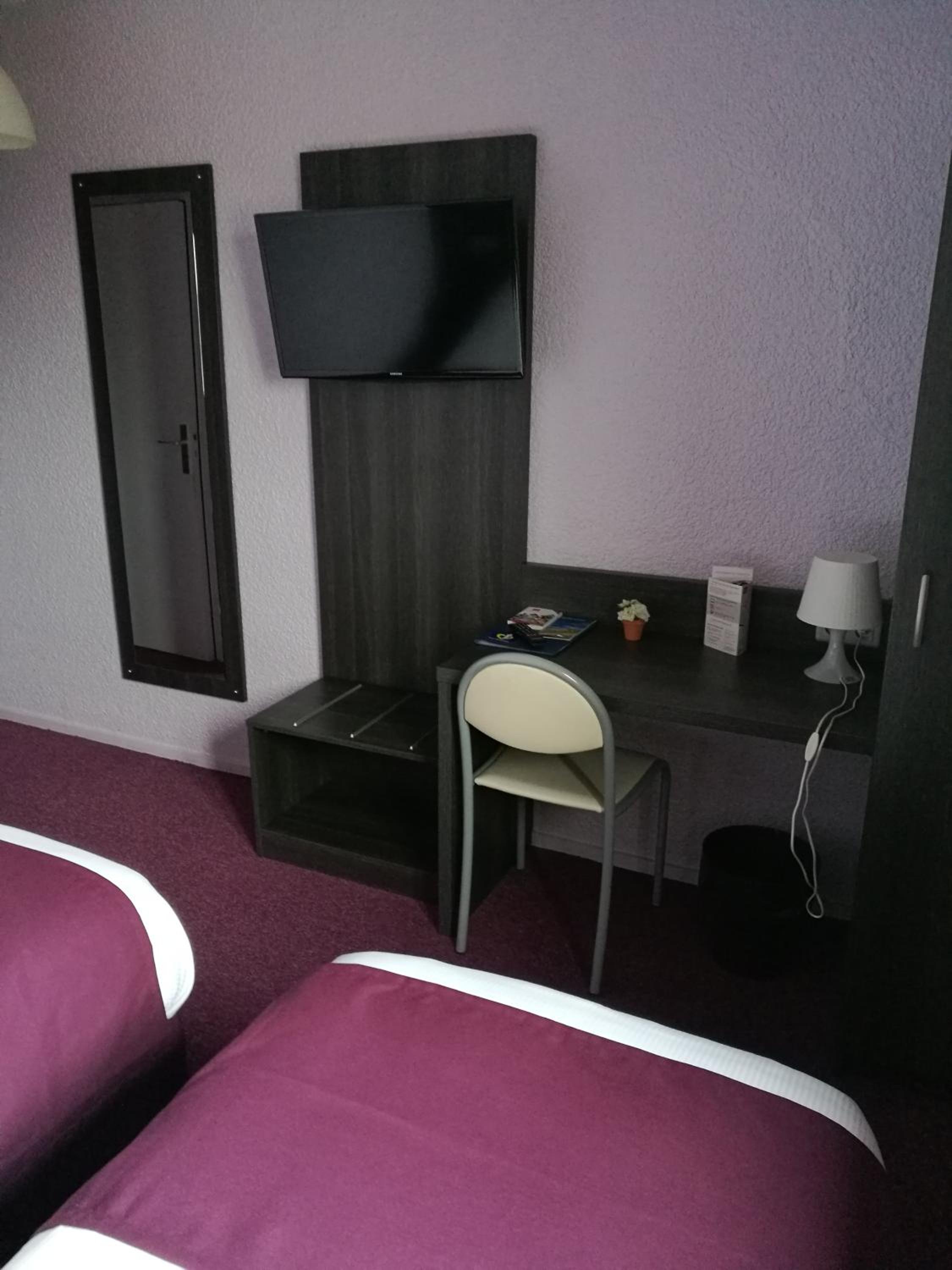 Twin Room with Garden View - Photo 5