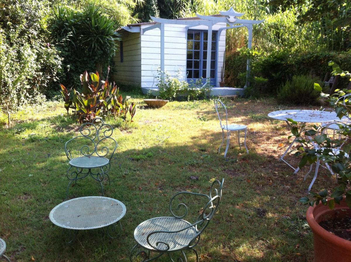 Family Room with Garden View photo 2