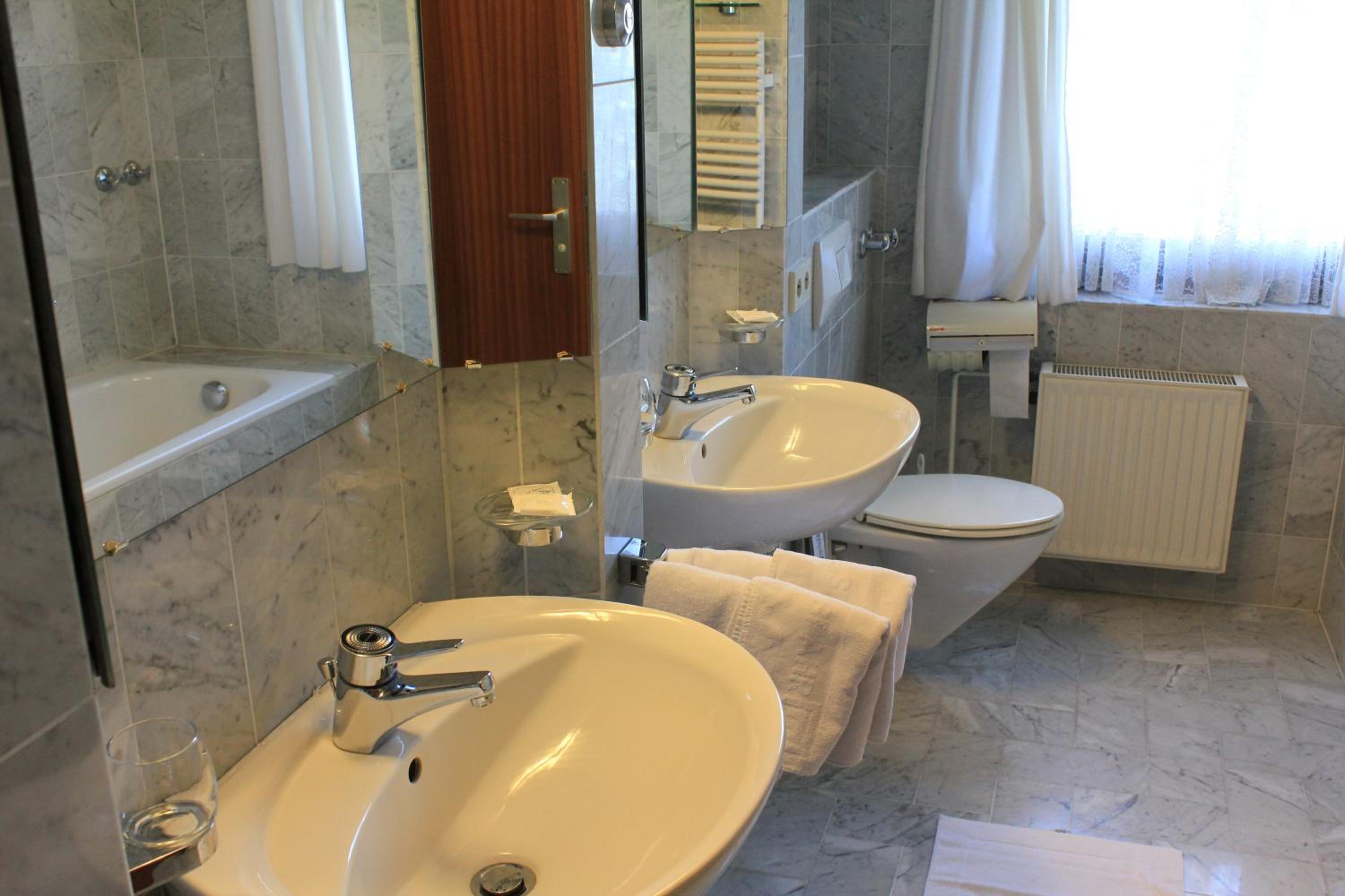 Double Room - Photo 15