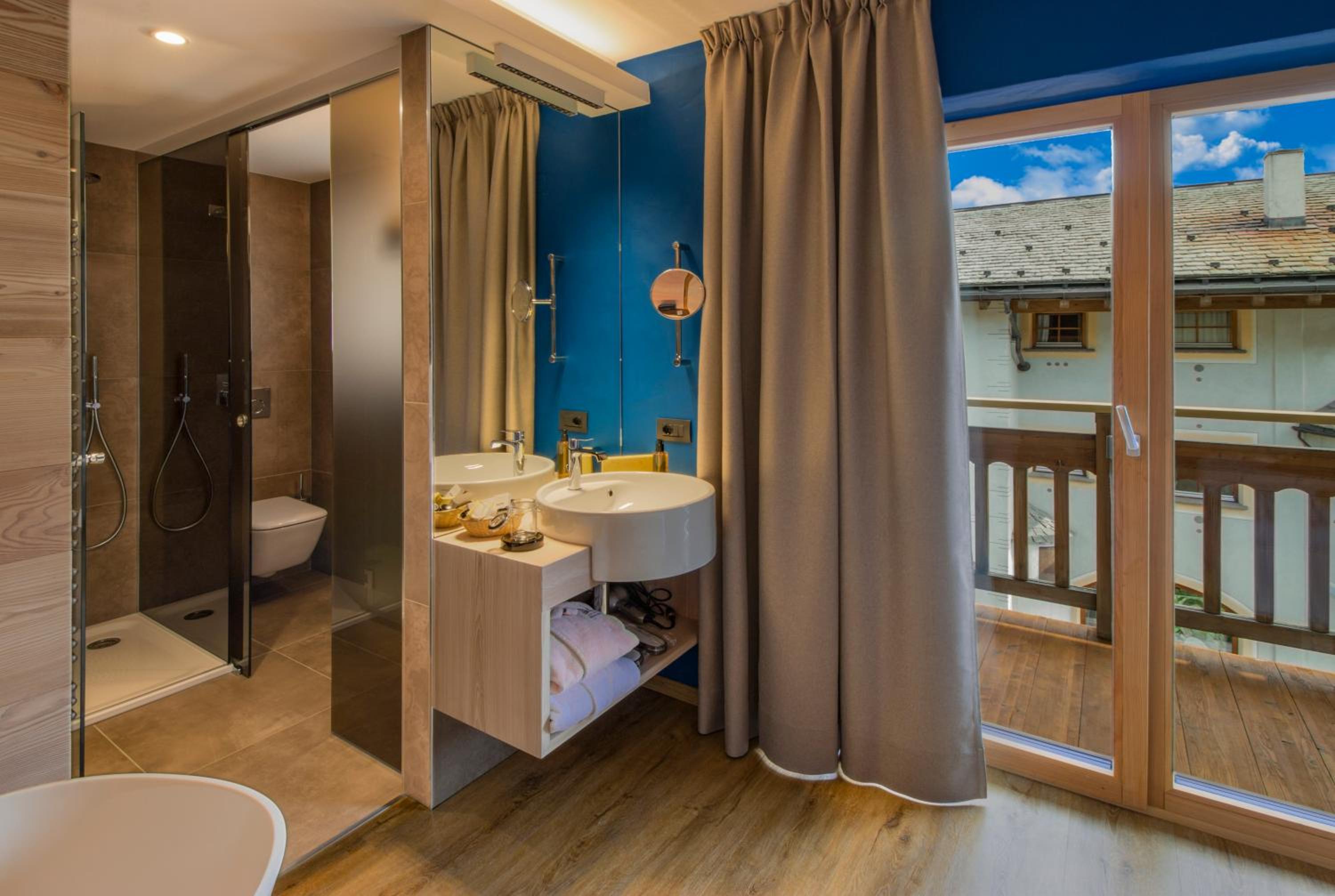 Deluxe Double or Twin Room with Balcony photo 3