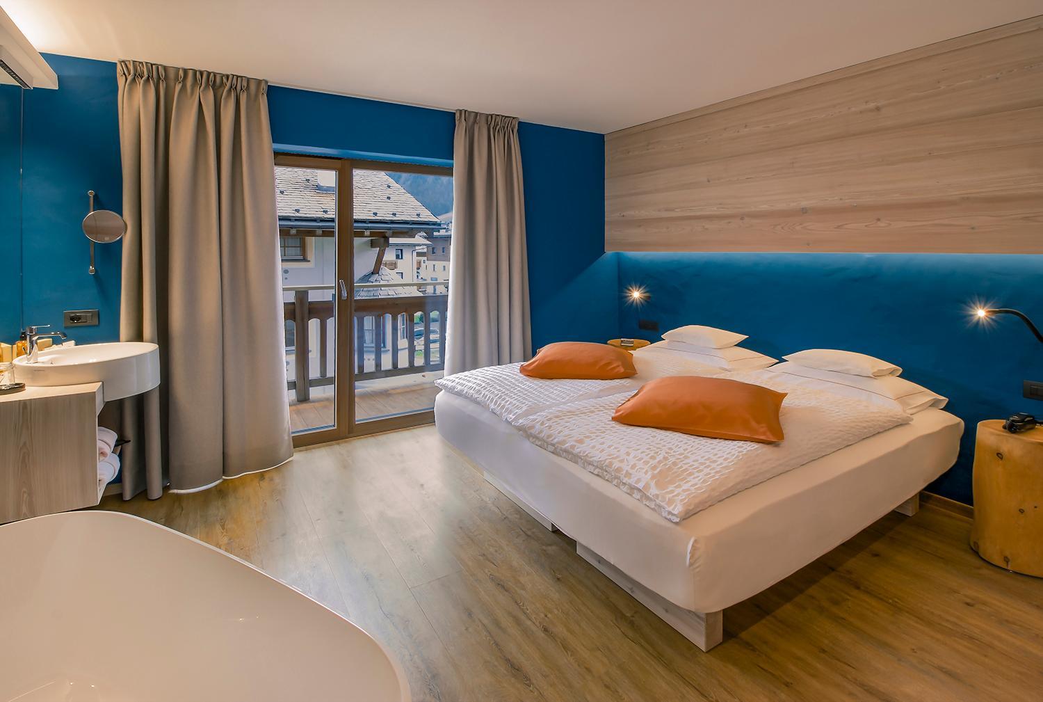 Deluxe Double or Twin Room with Balcony