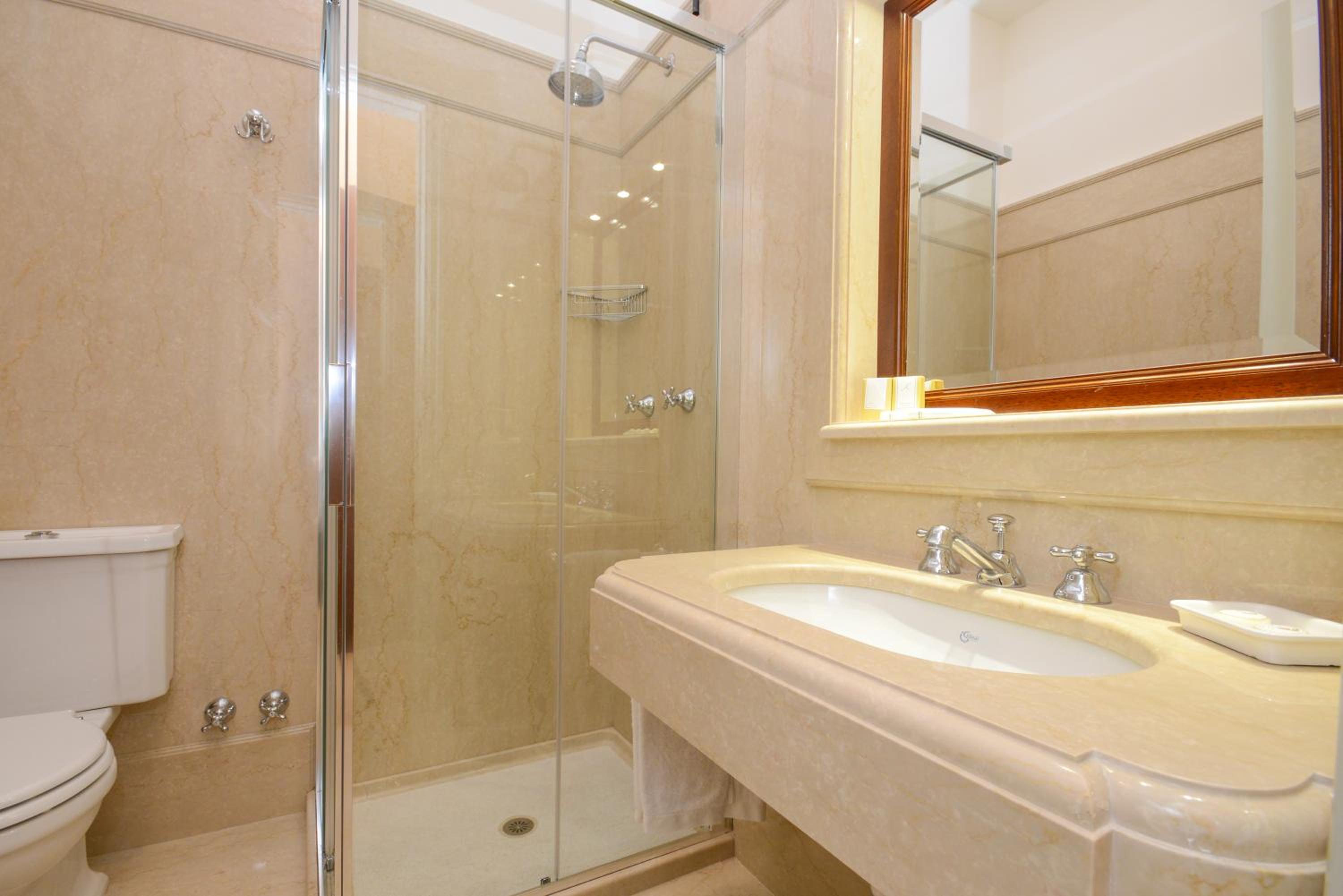 Junior Suite - Photo 11