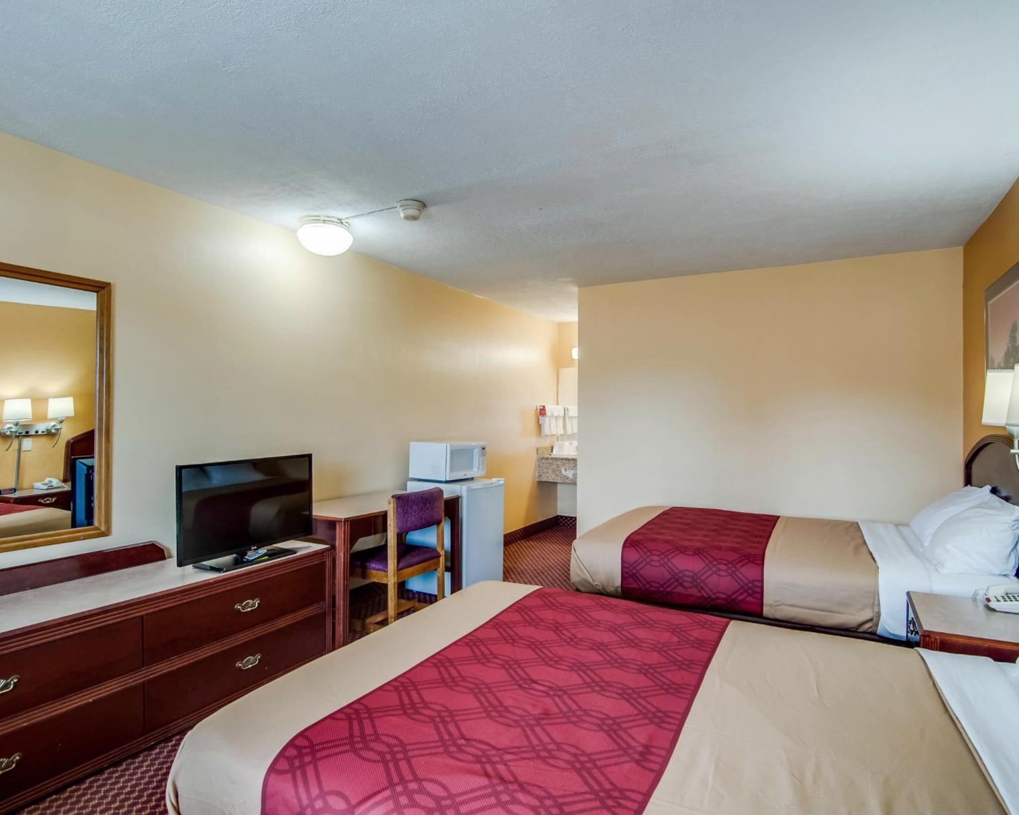 Double Room with Two Double Beds - Photo 1