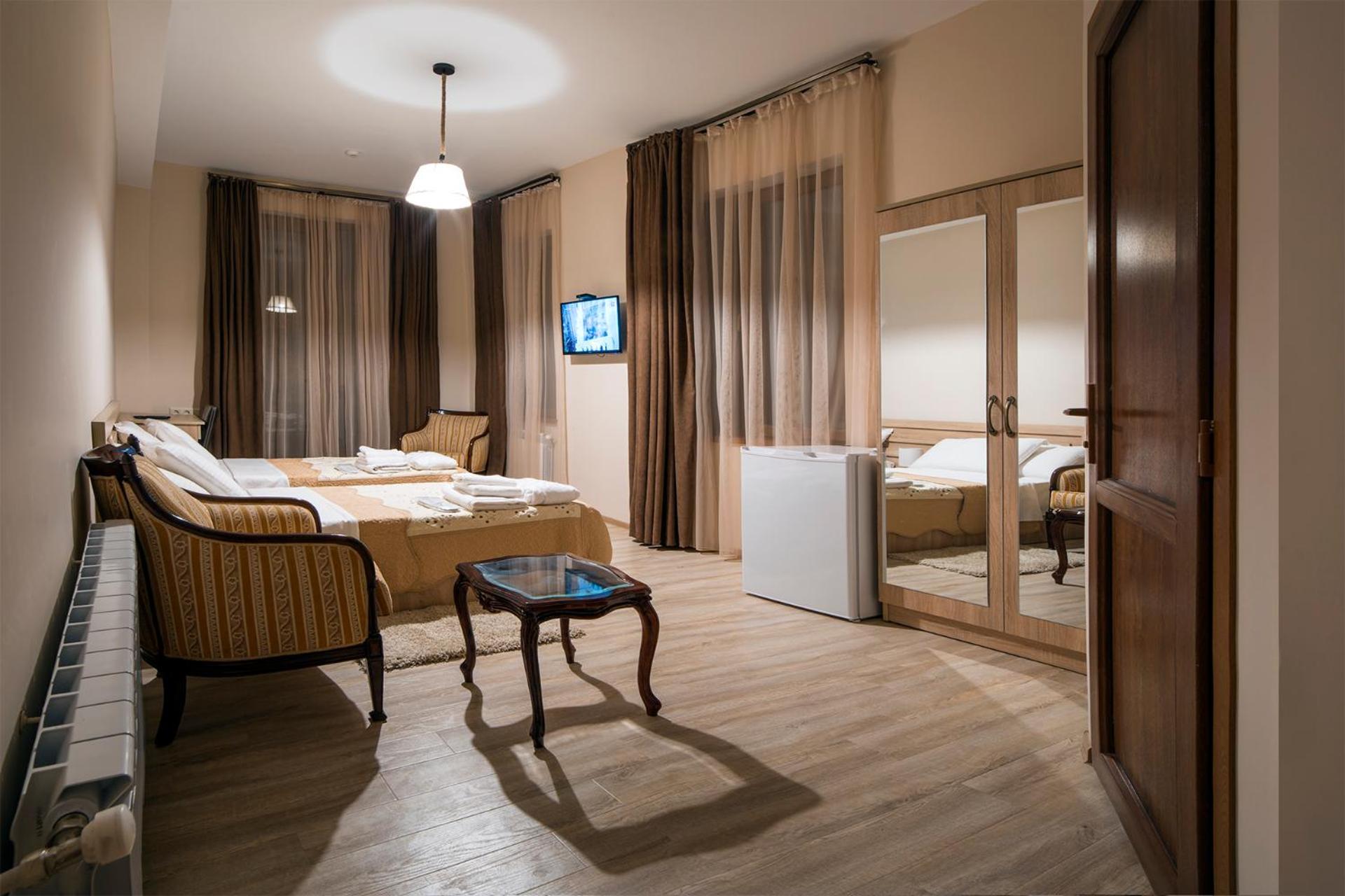 Large Twin Room photo 1