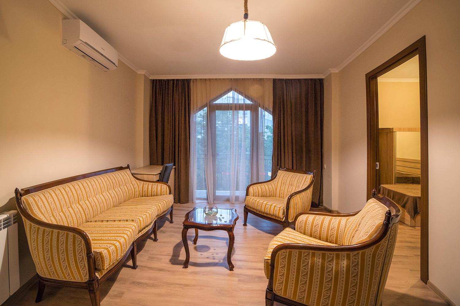 Apartment with Balcony photo 1