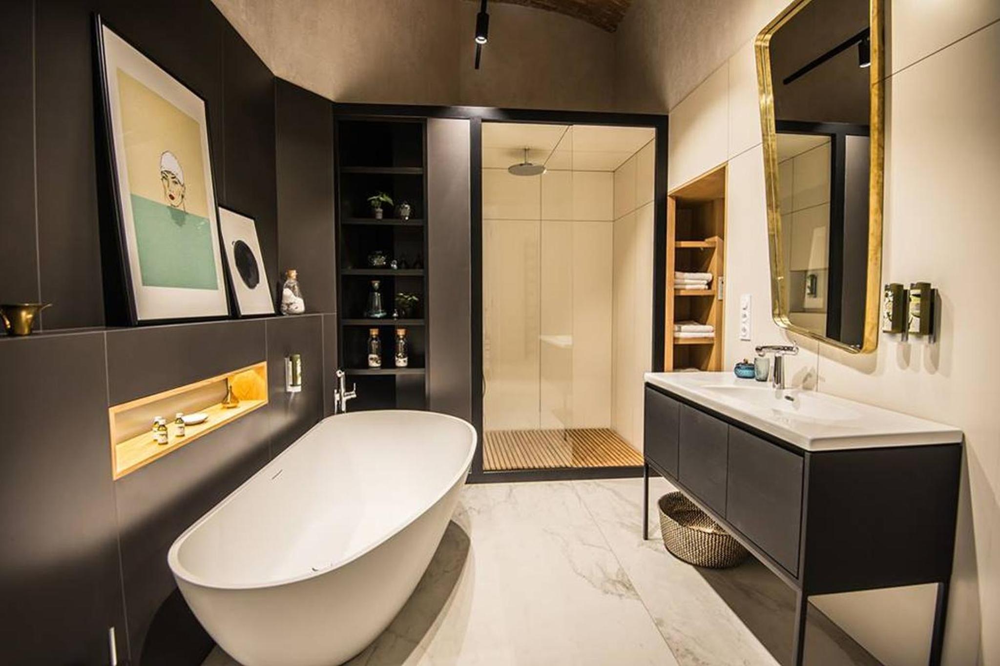 Deluxe Apartment with Sauna and City View photo 3