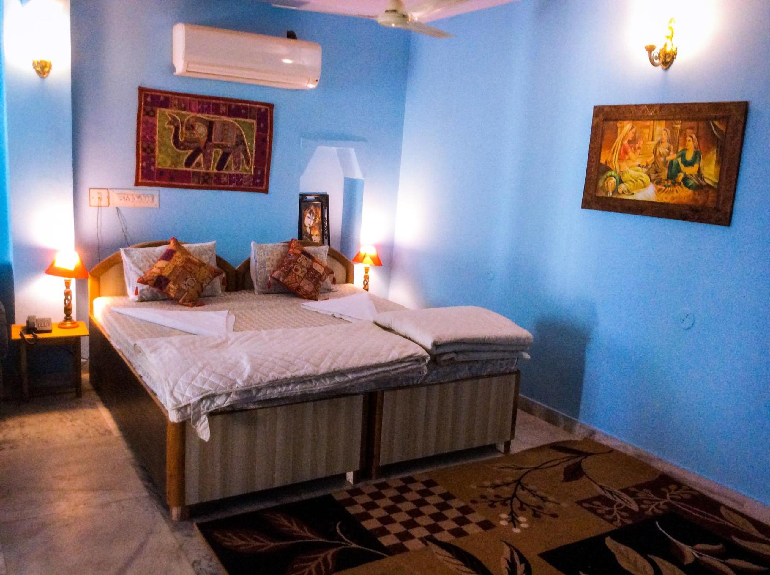 Deluxe Double or Twin Room photo 3