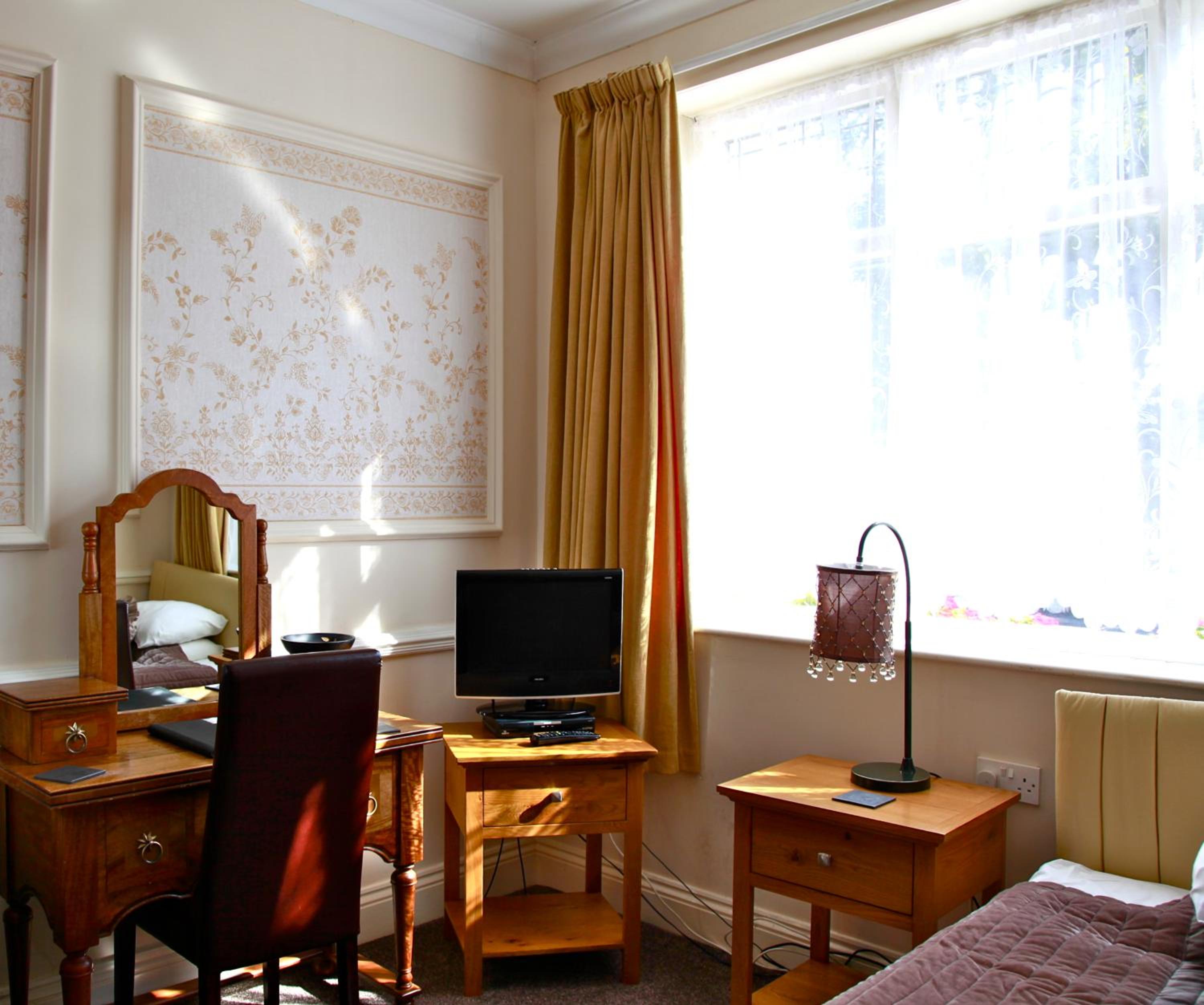 Single Room photo 2