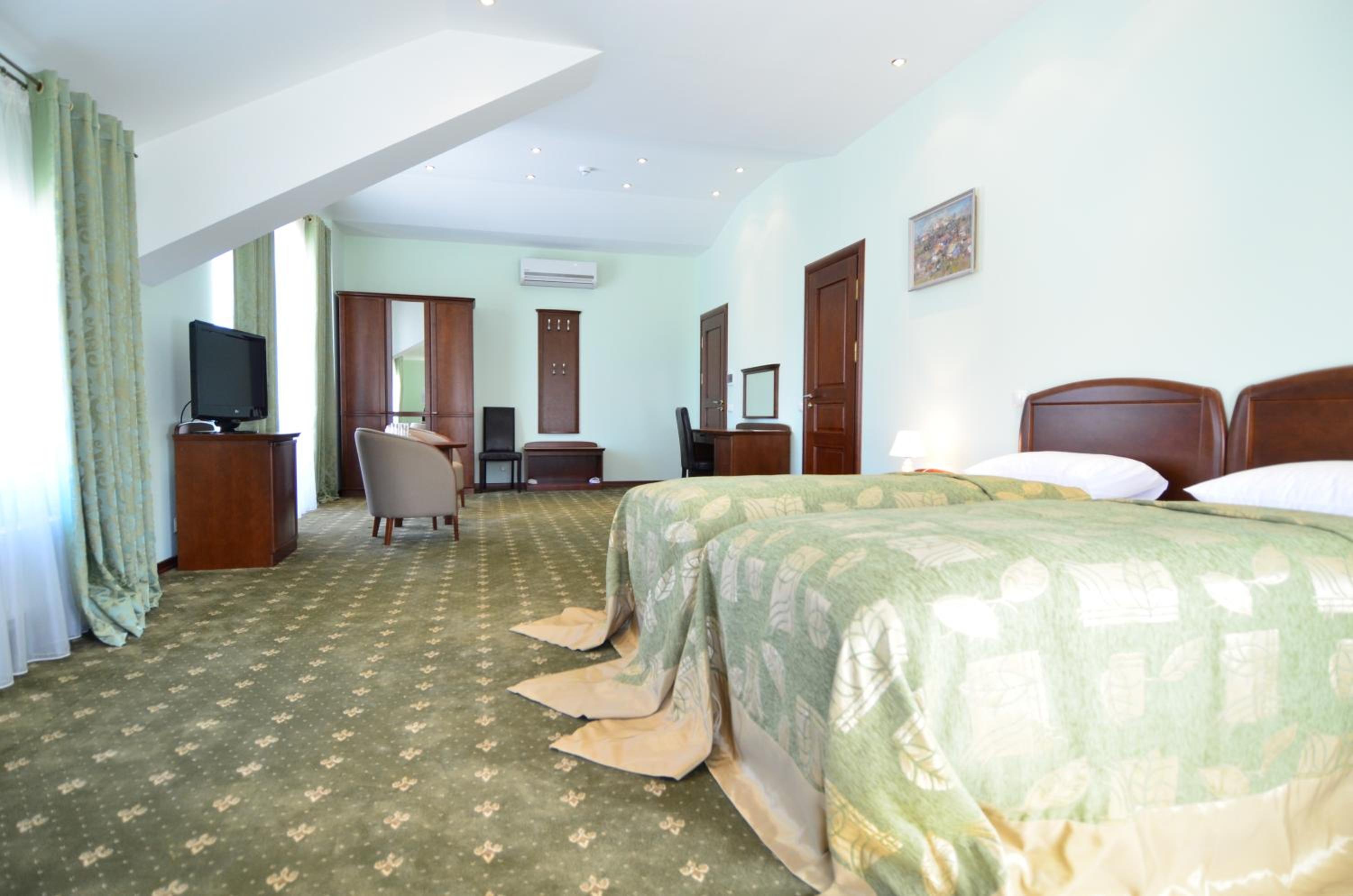Deluxe Double Room with Bath photo 2