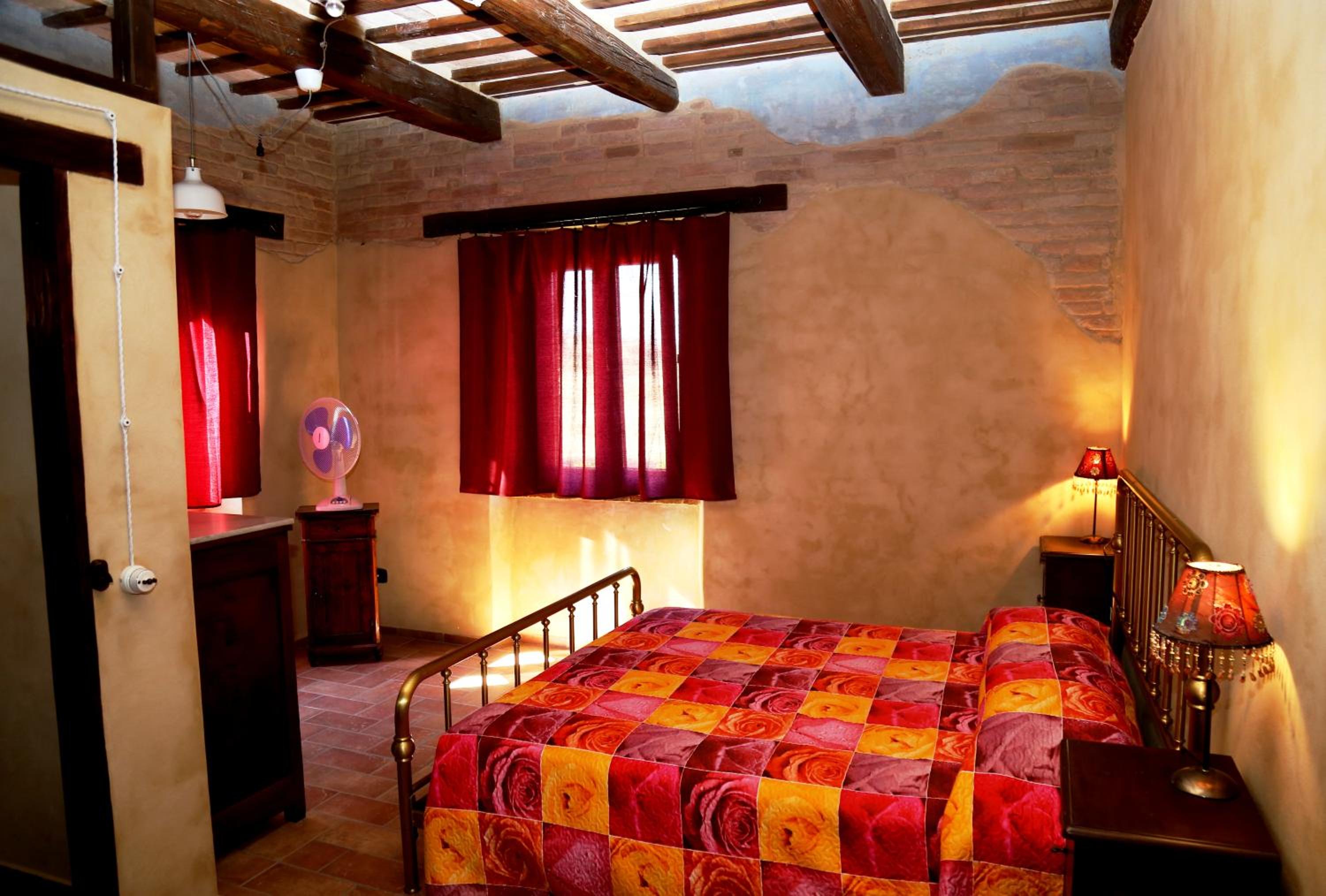 Large Double Room photo 3