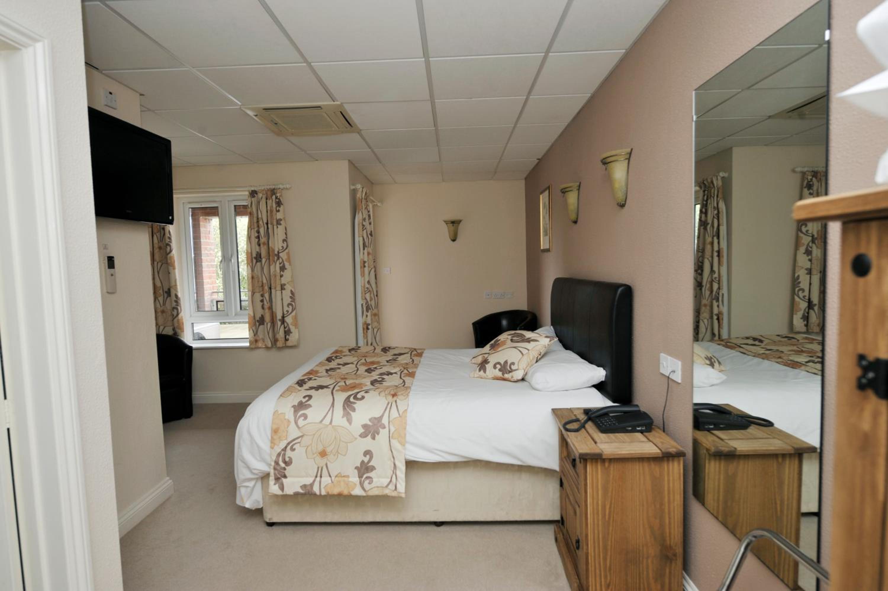 Double Room - Photo 8