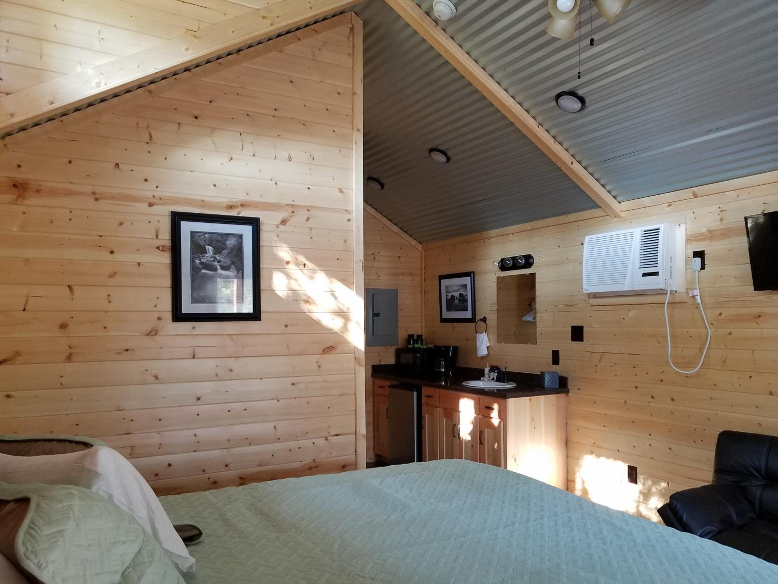 Cabin 8 photo 3