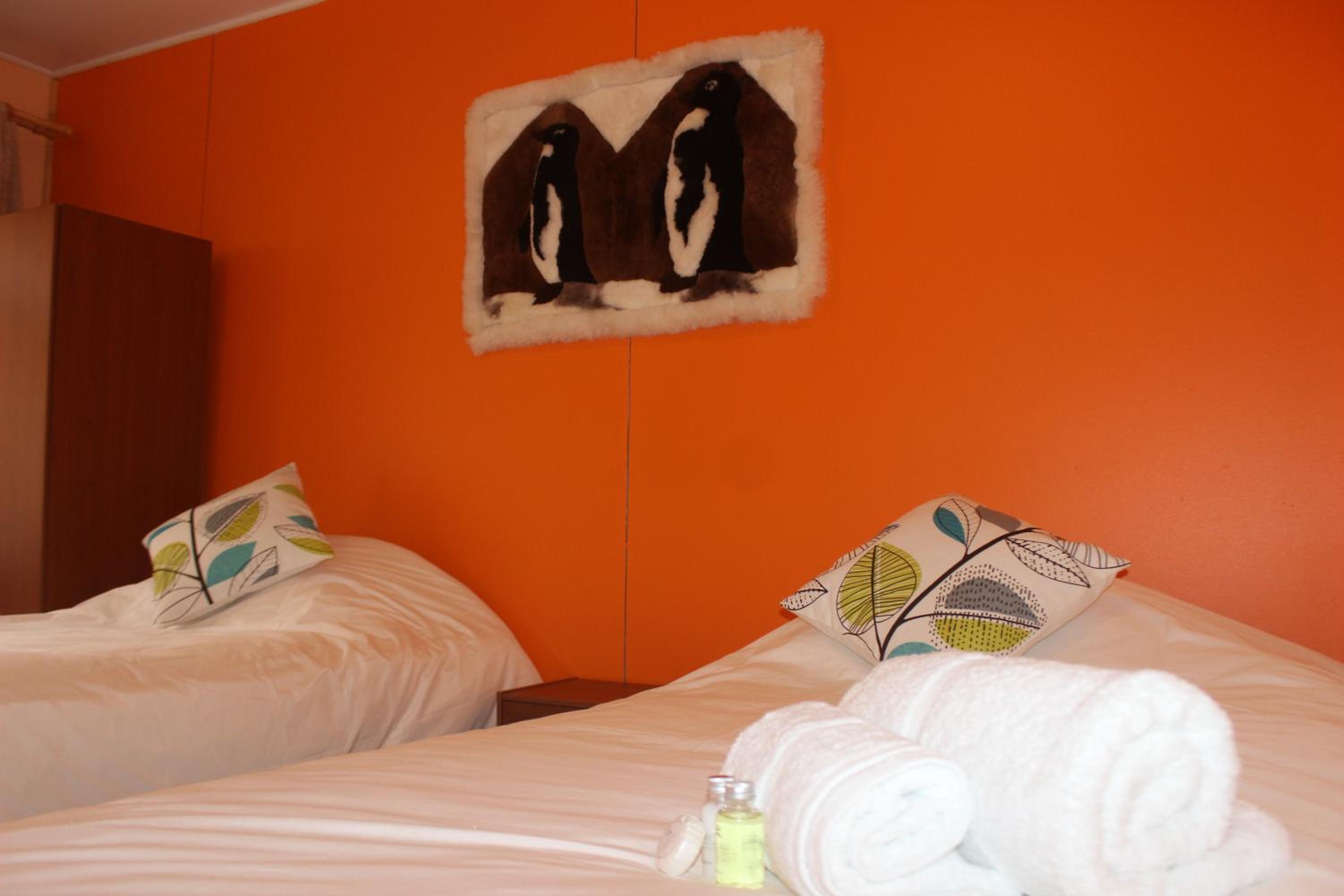 Twin Room with Private Bathroom photo 1