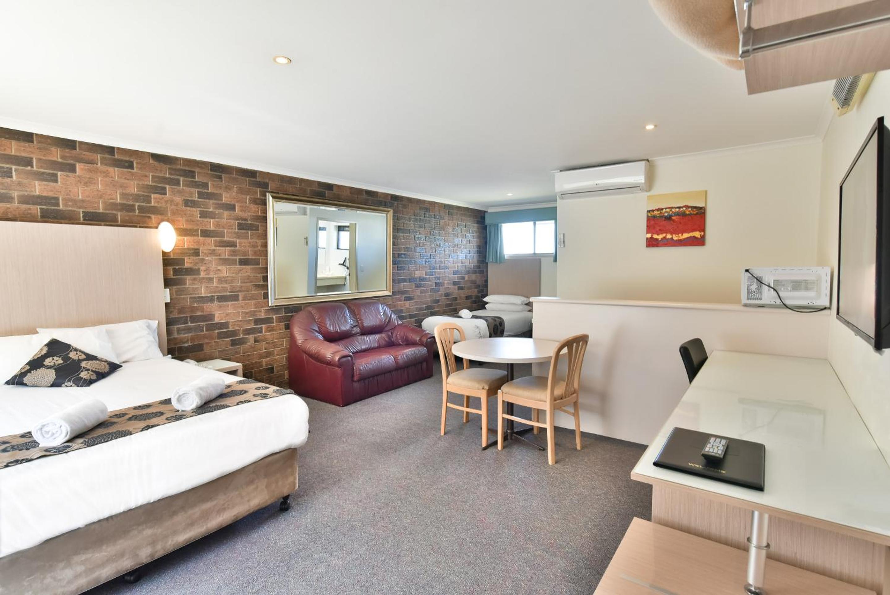 King Studio Apartment with Kitchenette - Not Pet Friendly  - Photo 1