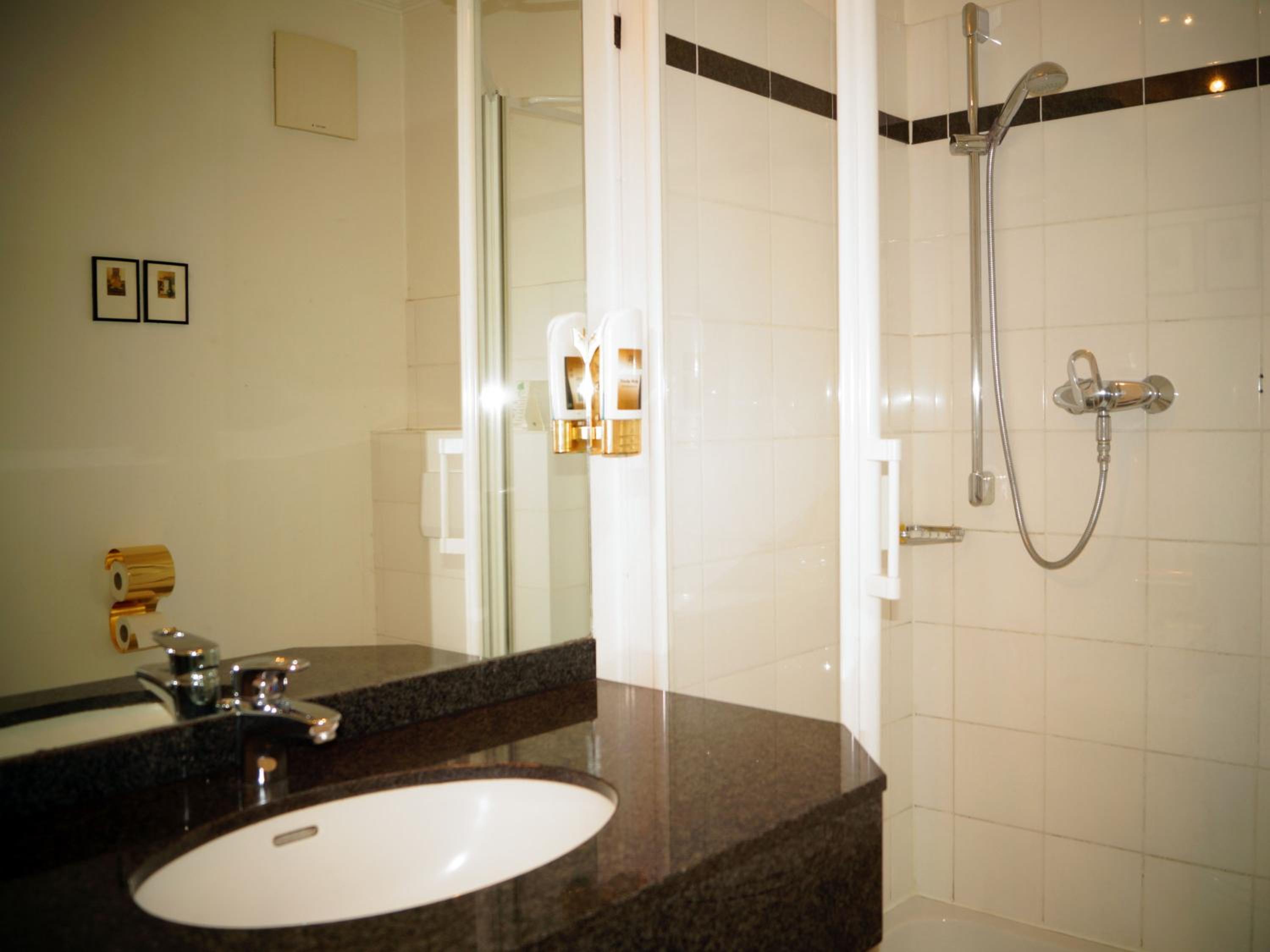 Double Room - Photo 7