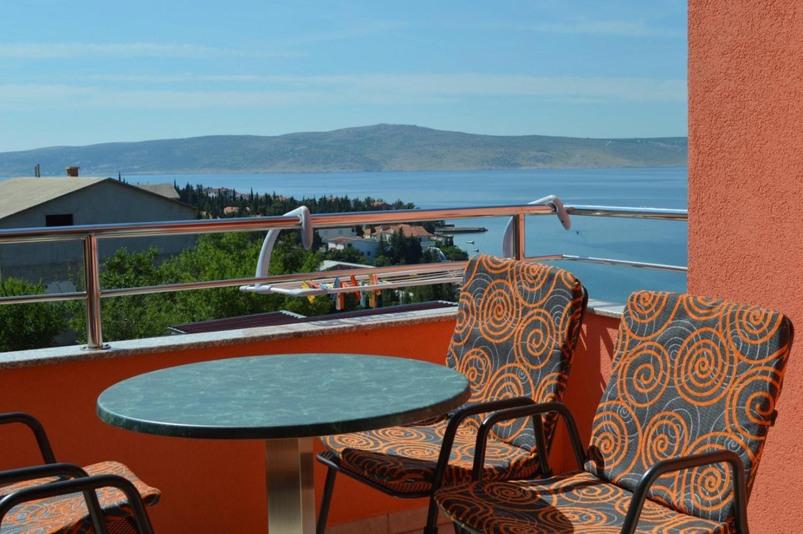 Apartment with Balcony photo 2