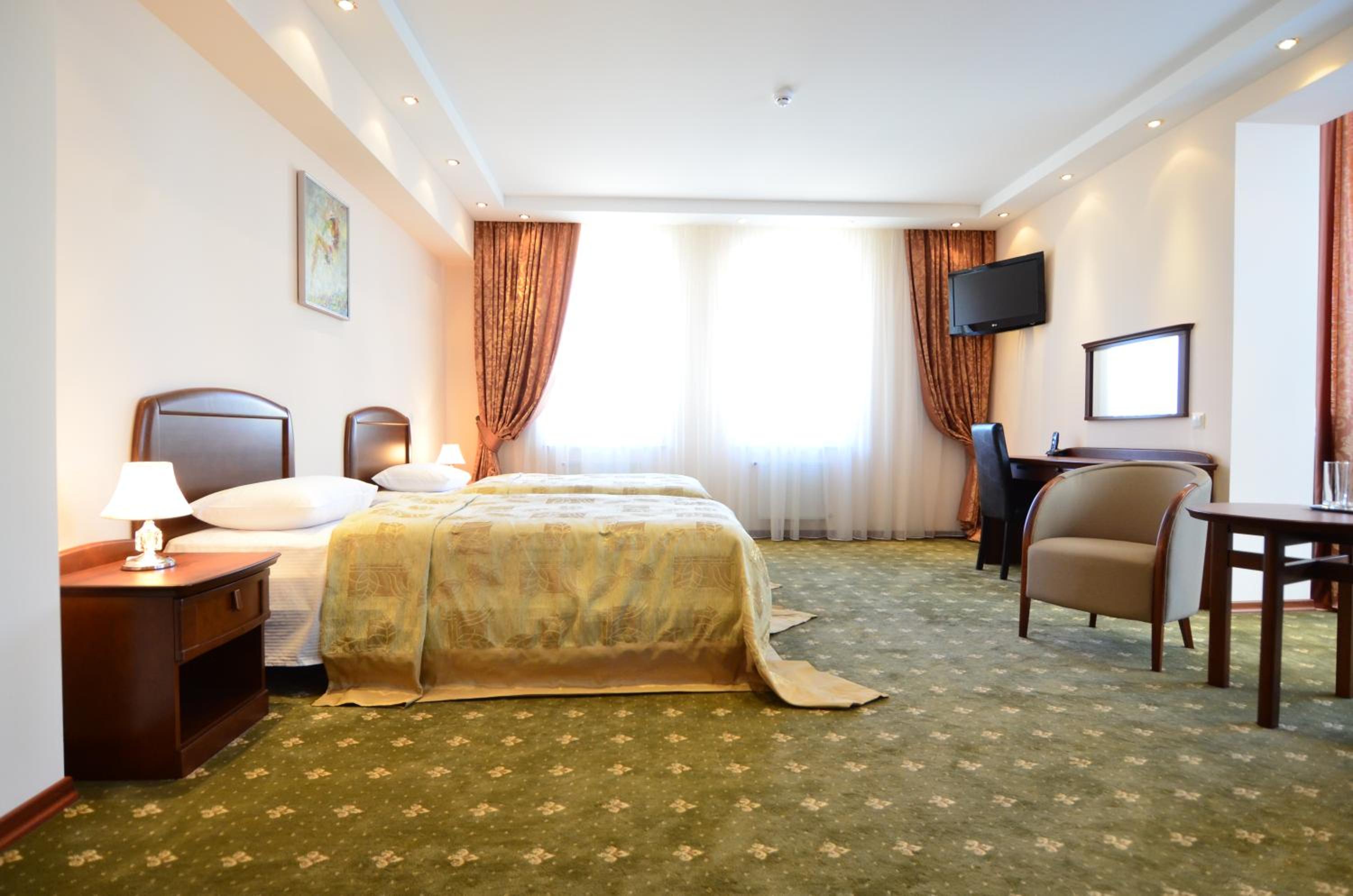 Double or Twin Room with Balcony photo 3