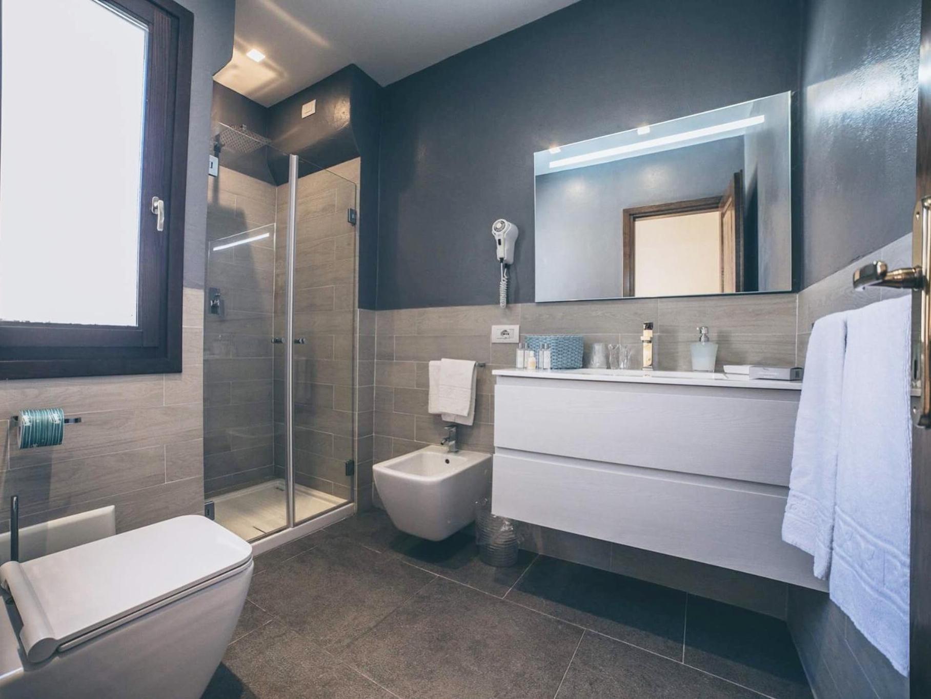 Standard Triple Room - Photo 10