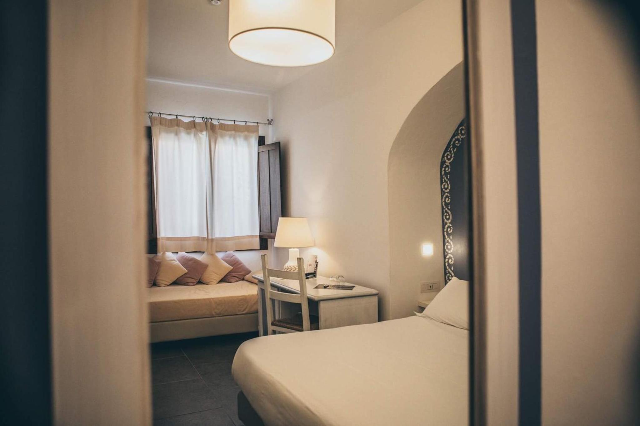 Standard Triple Room - Photo 9