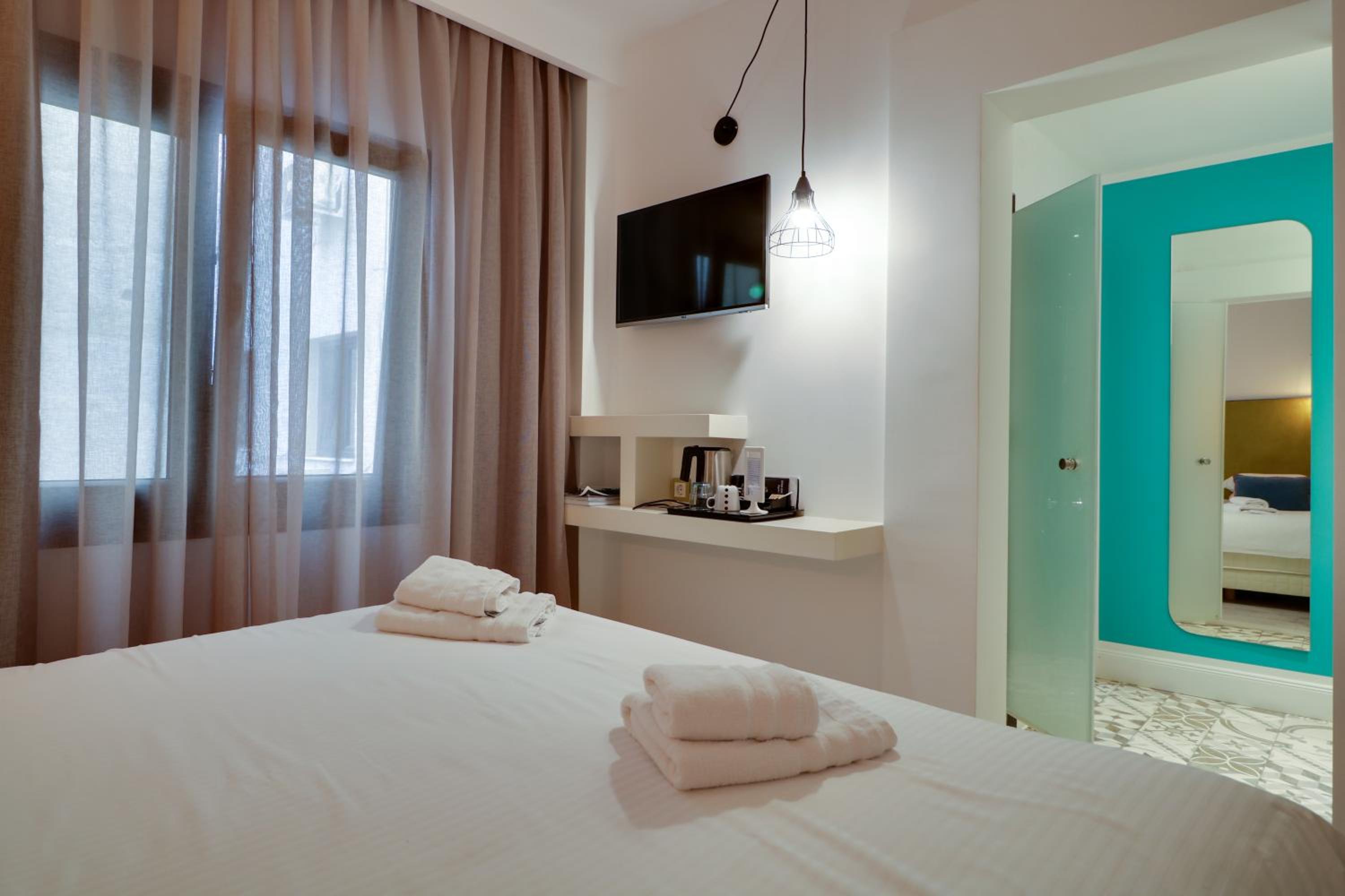 Deluxe Double Room photo 3