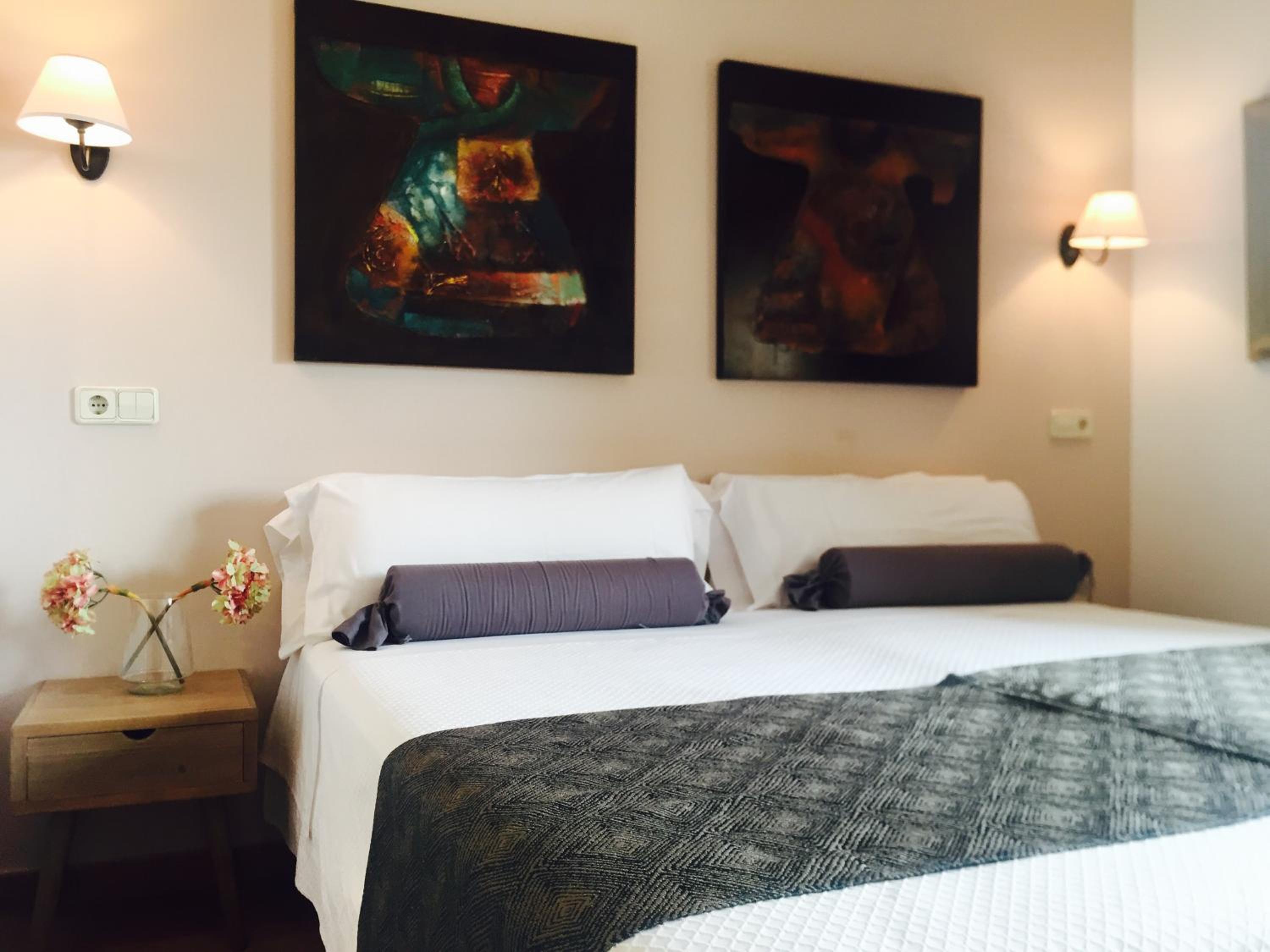 Twin Room - Photo 4