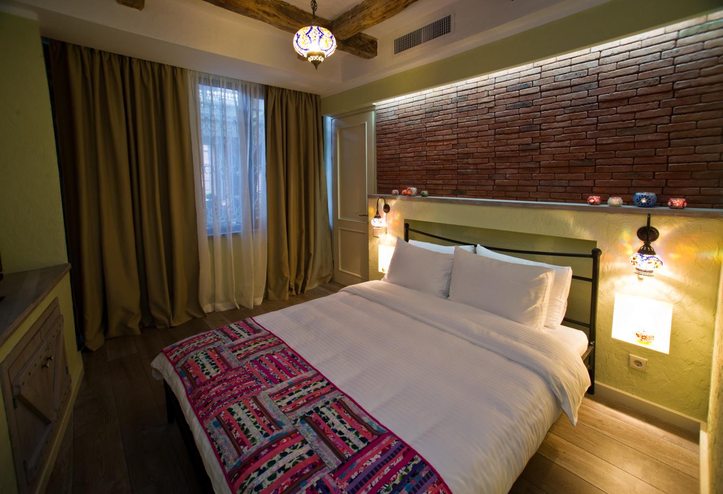 Economy Double Room - Photo 9