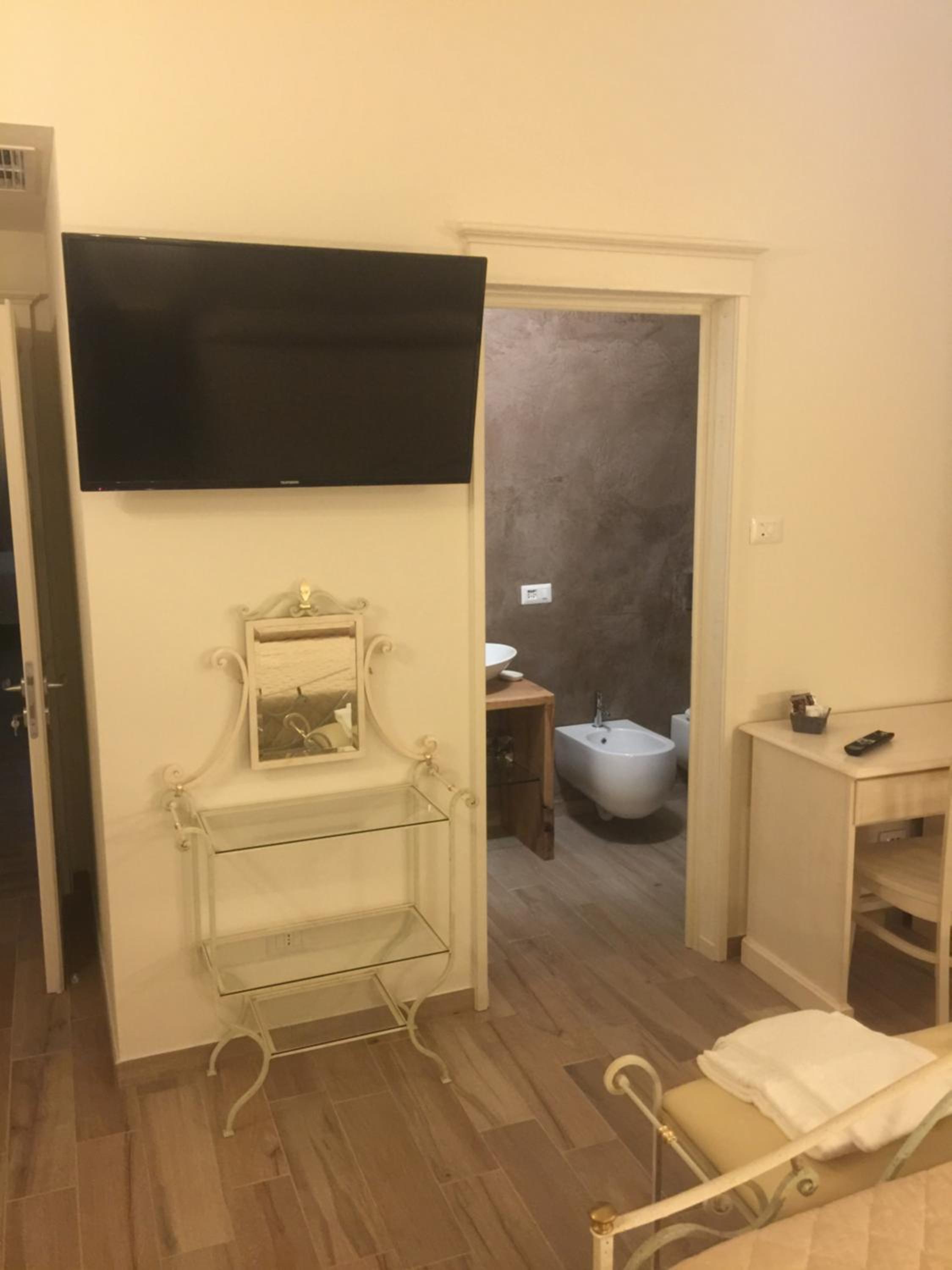 Double Room - Photo 1