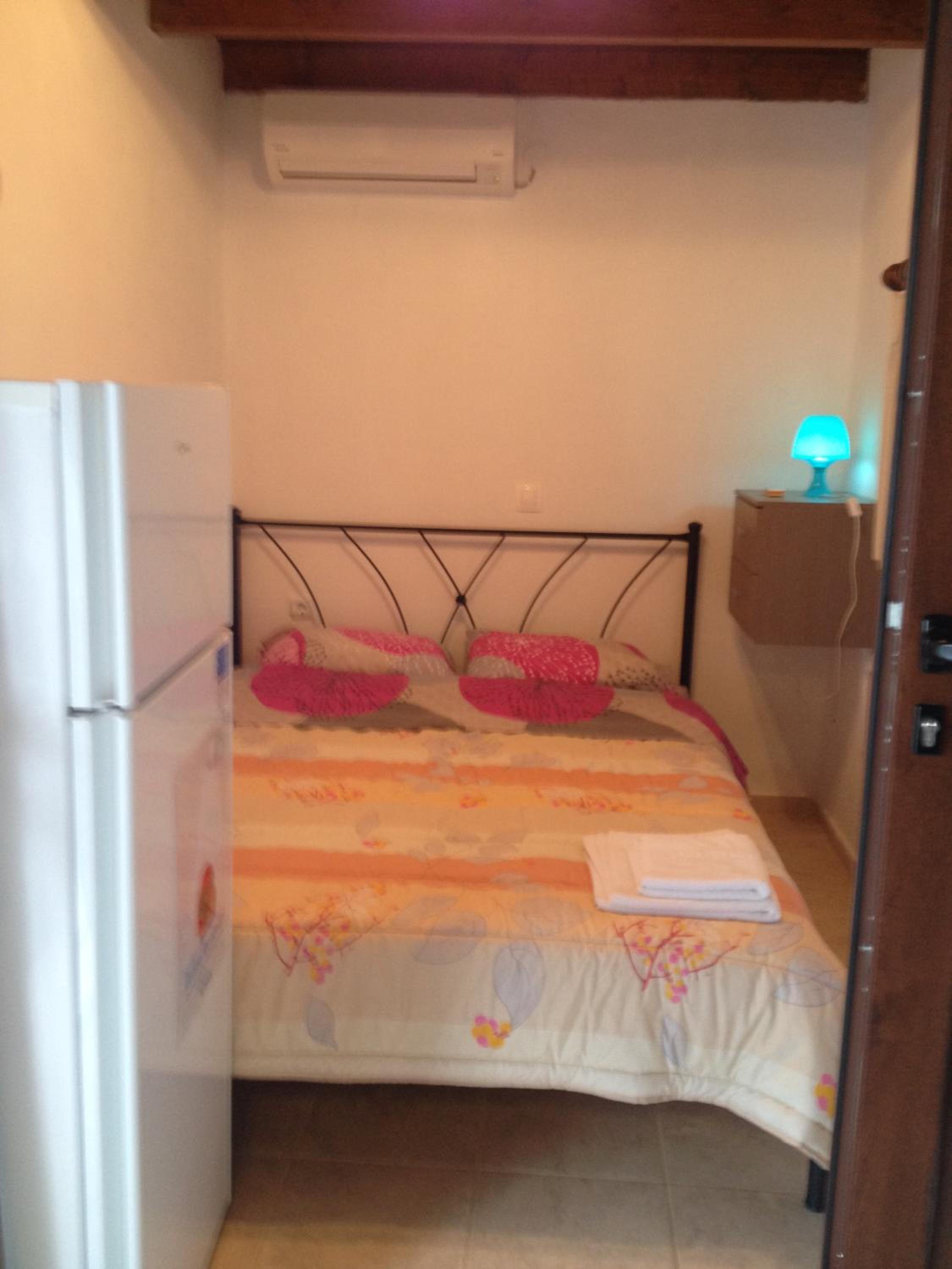 Studio Apartment photo 1