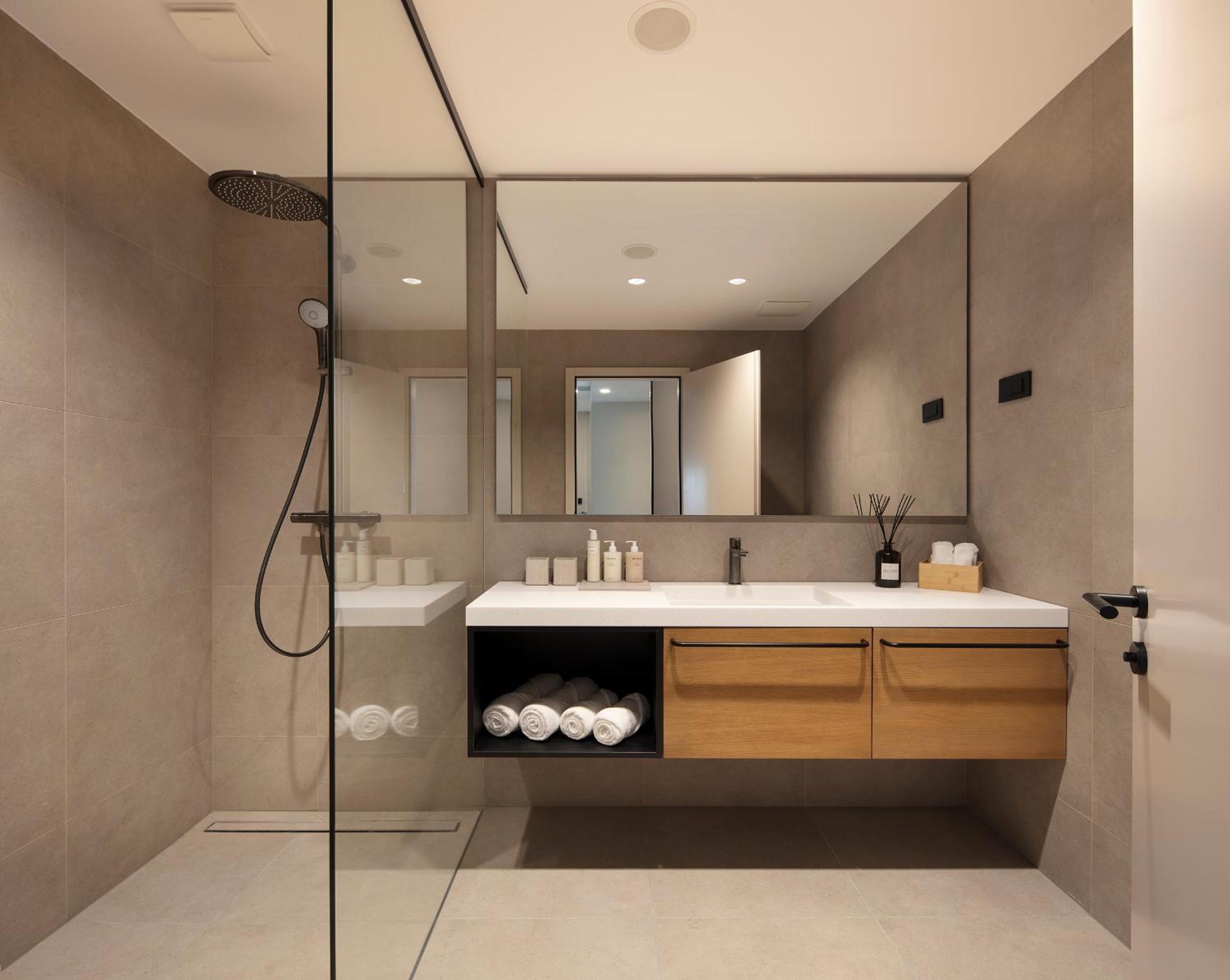 Special Offer – Evening Check-in (After 19:30) - Standard Double or Twin Room