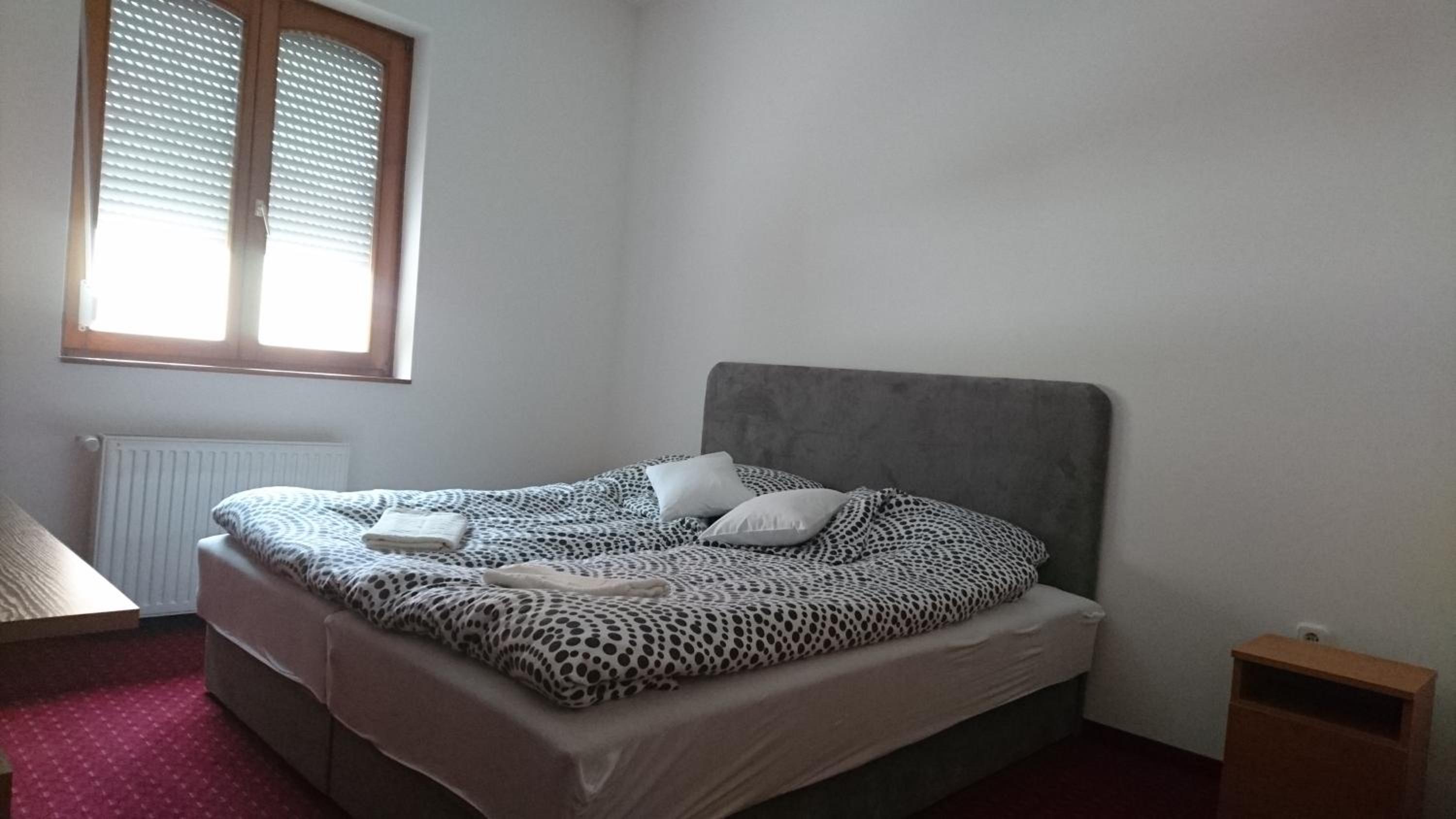 Standard Double or Twin Room - Photo 7