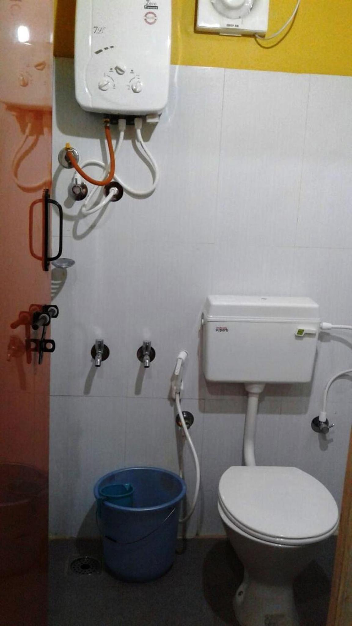 Budget Double Room - Photo 2