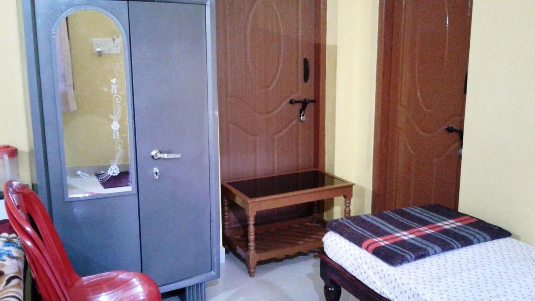 Budget Double Room - Photo 5