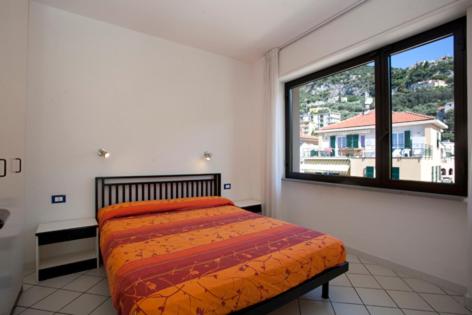 One-Bedroom Apartment with Beach Access