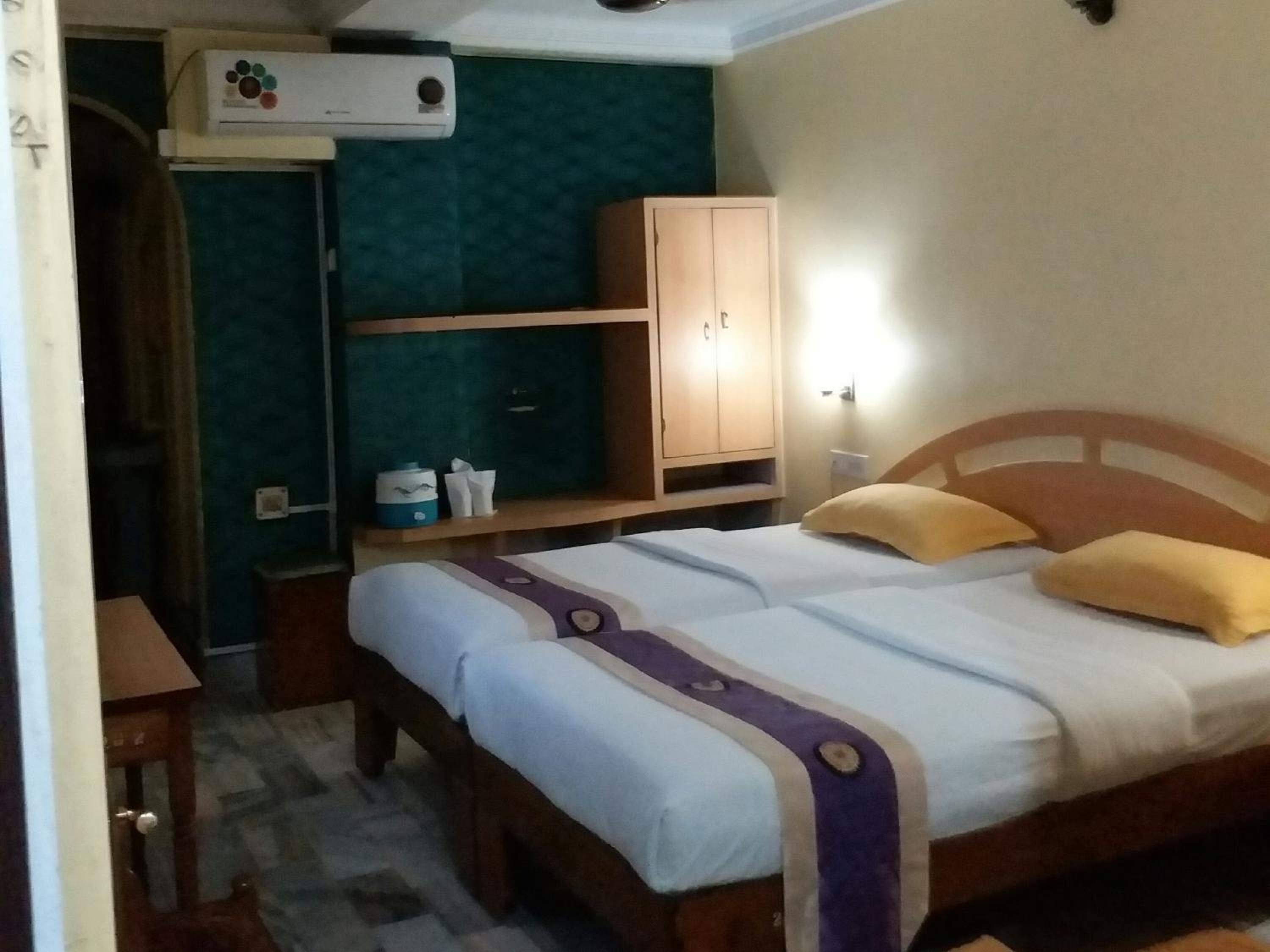 Deluxe Twin Room - Photo 6