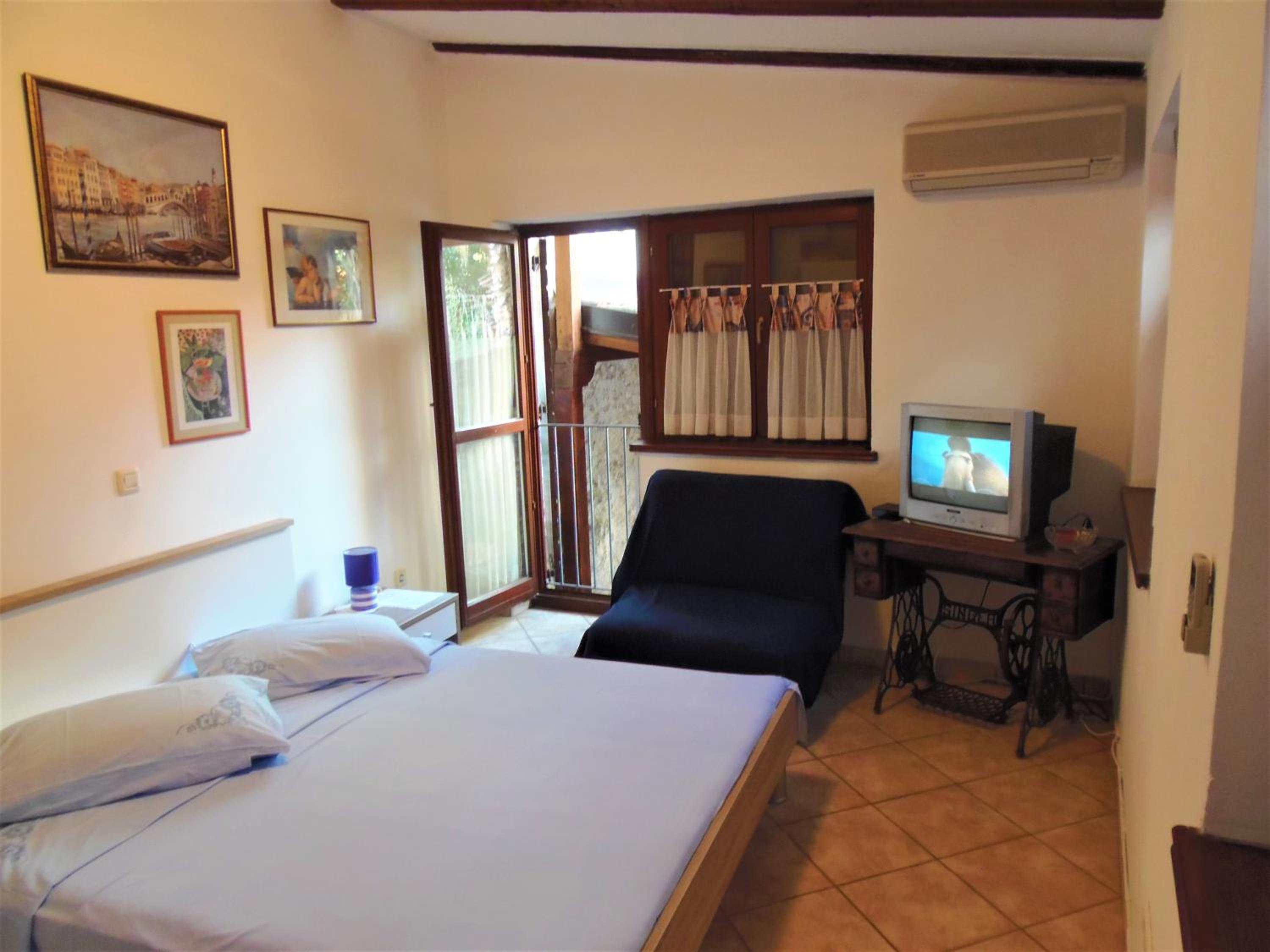 Apartment with Sea View - Photo 13