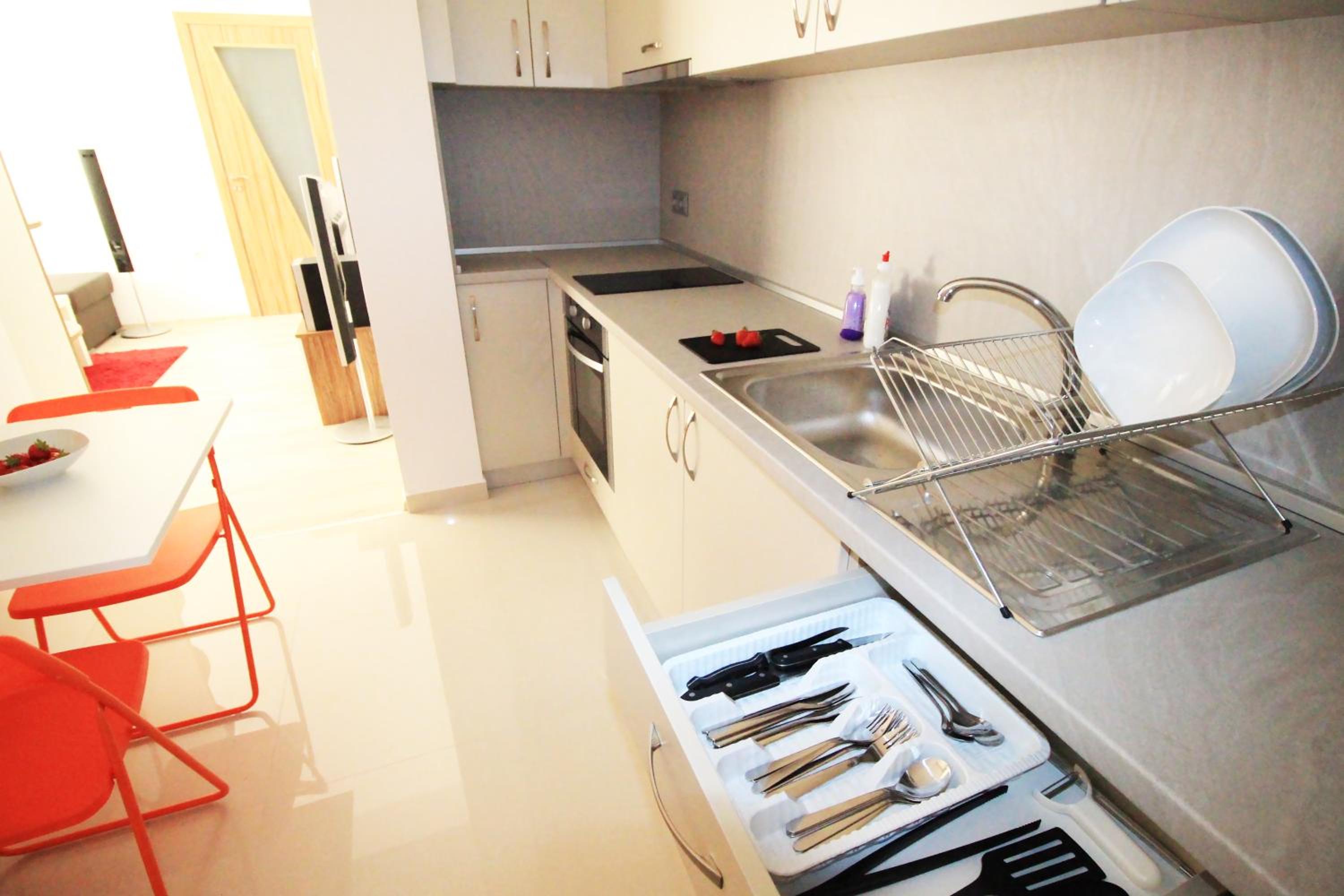 One-Bedroom Apartment - Photo 10