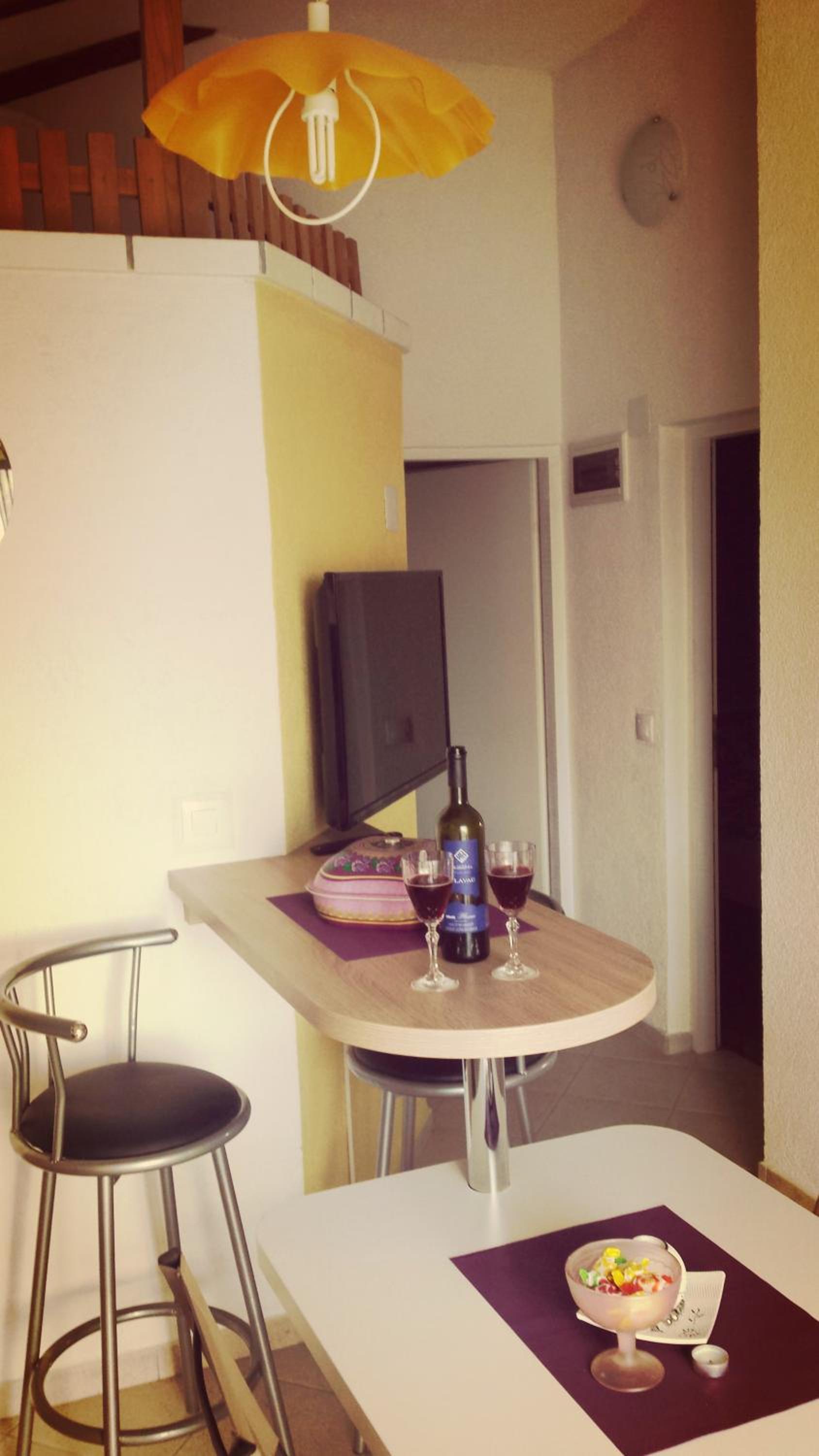 Apartment with Sea View - Photo 5