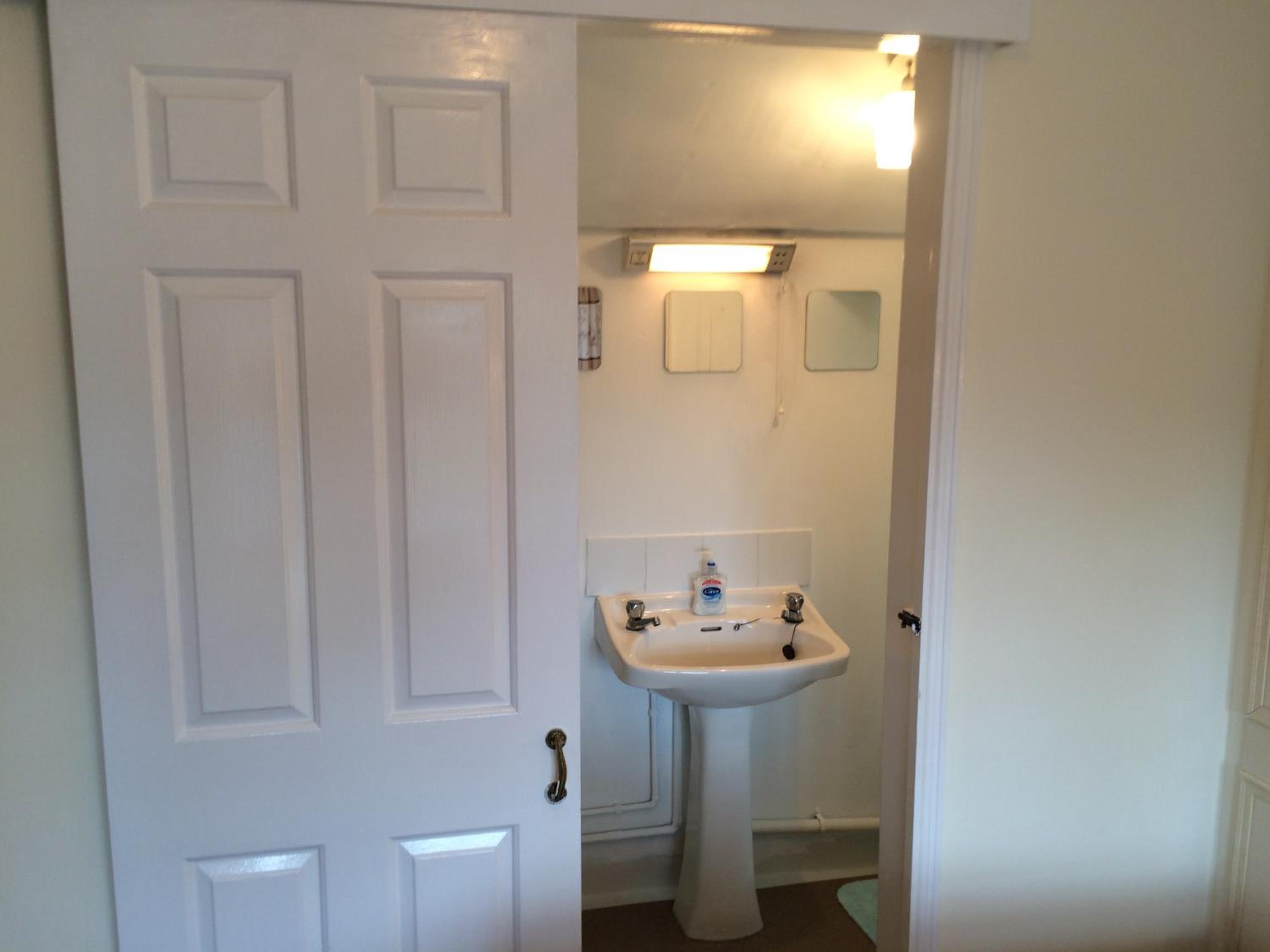 Double Room - Photo 3