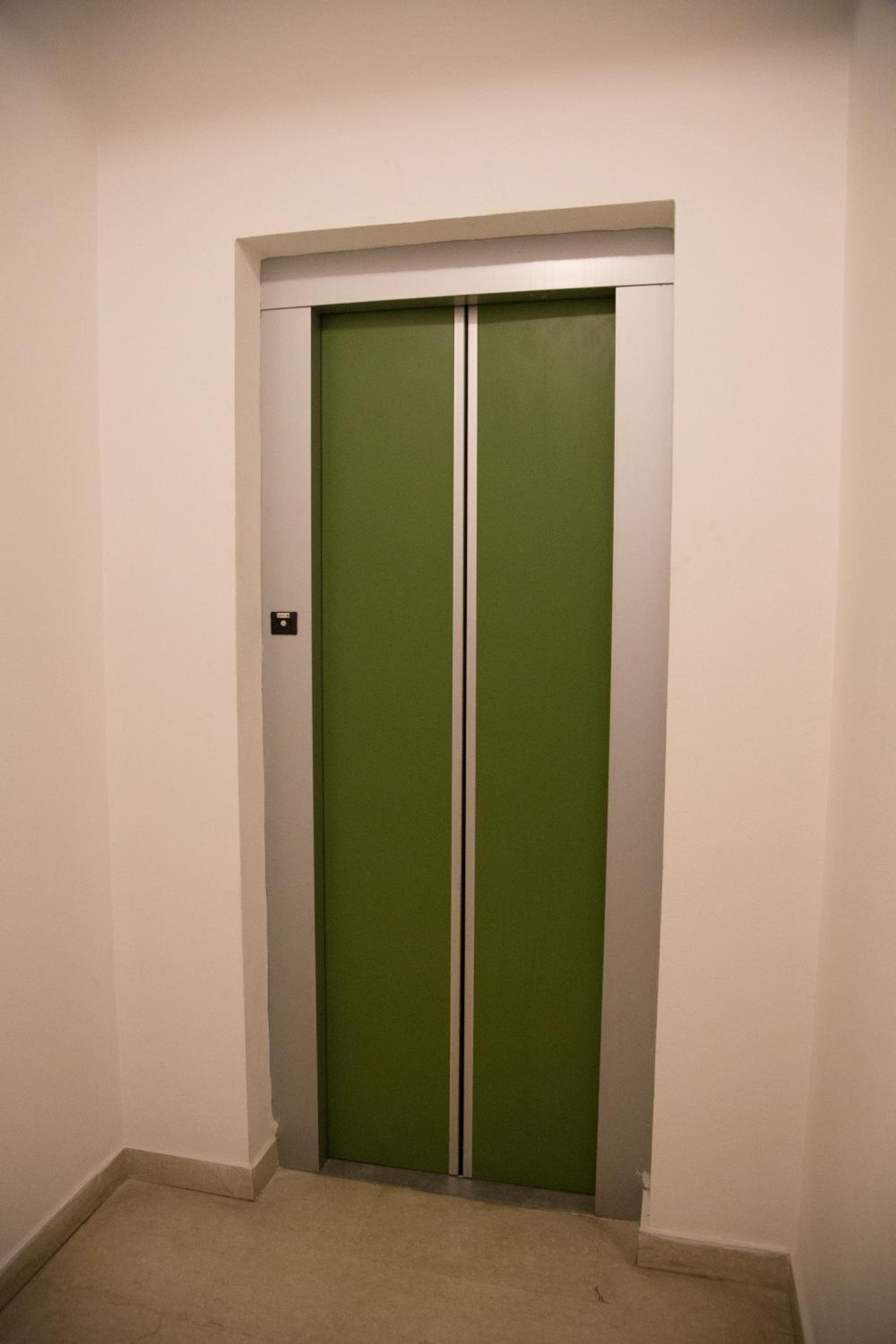 Studio Apartment - Photo 12